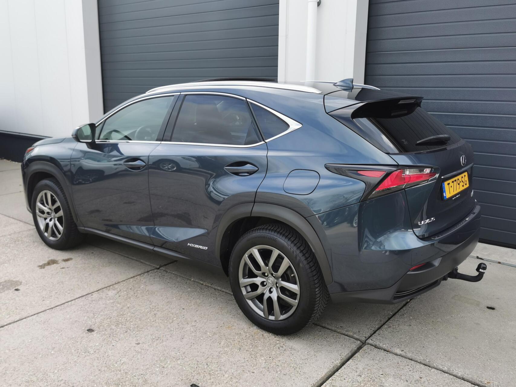 Foto van Lexus Lexus Nx300h