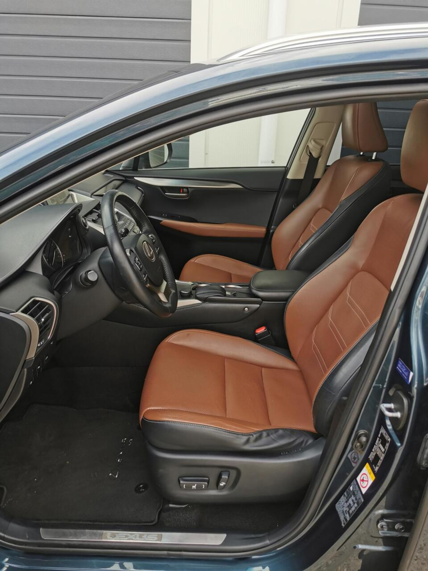 Foto van Lexus Lexus Nx300h
