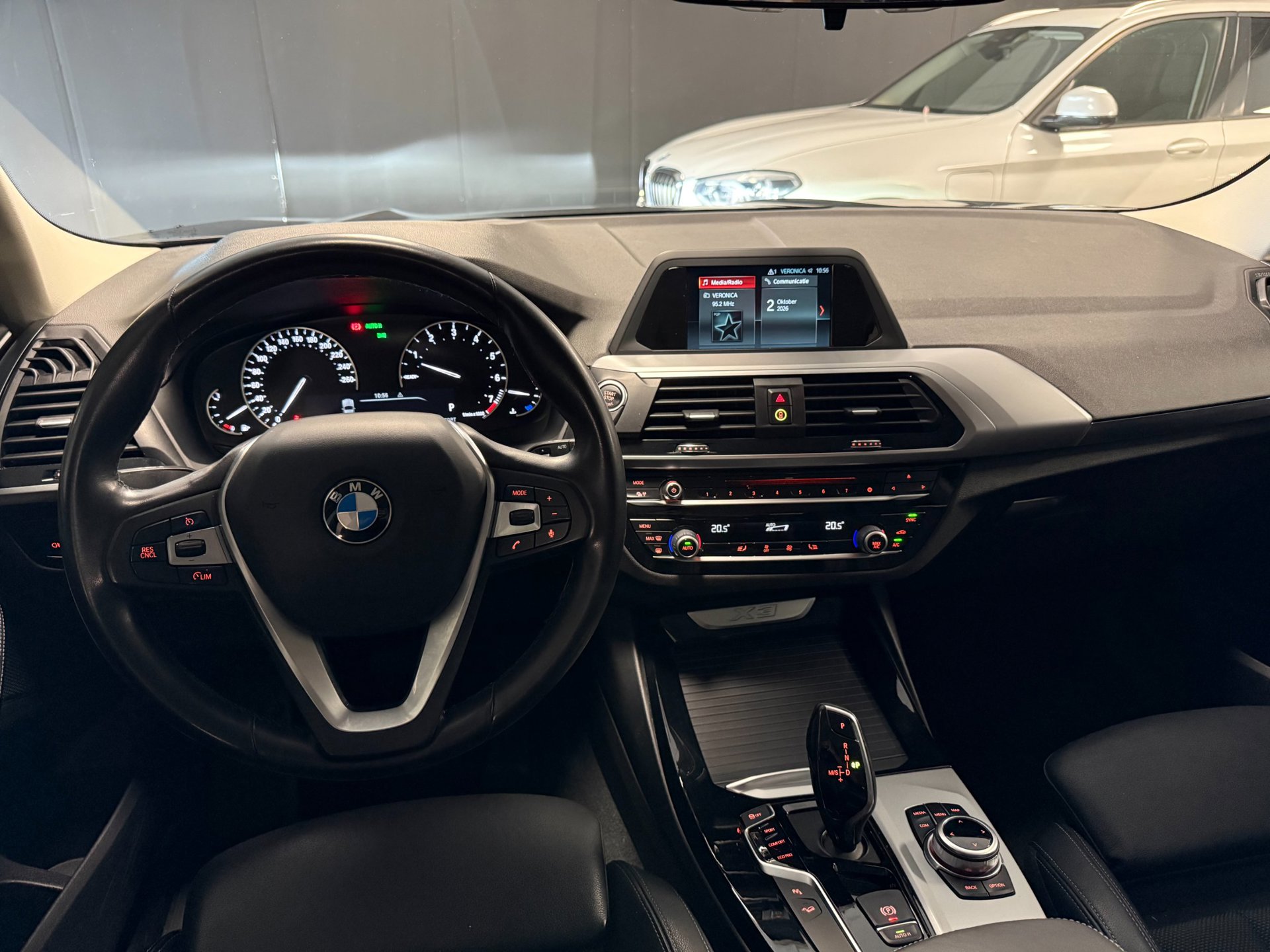 Foto van BMW X3 Xdrive20i