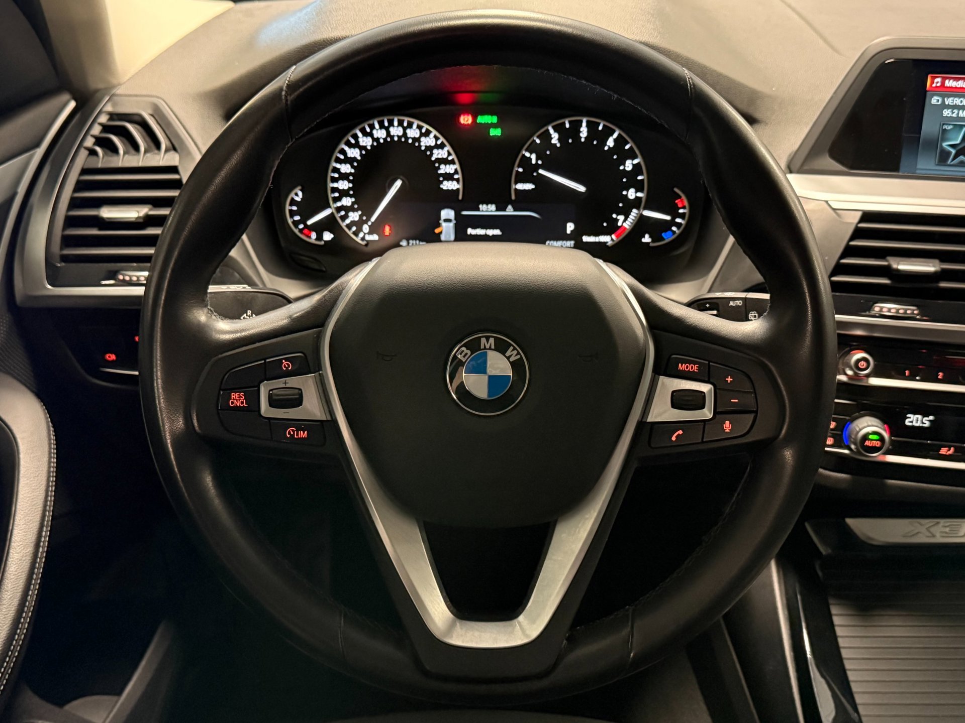 Foto van BMW X3 Xdrive20i