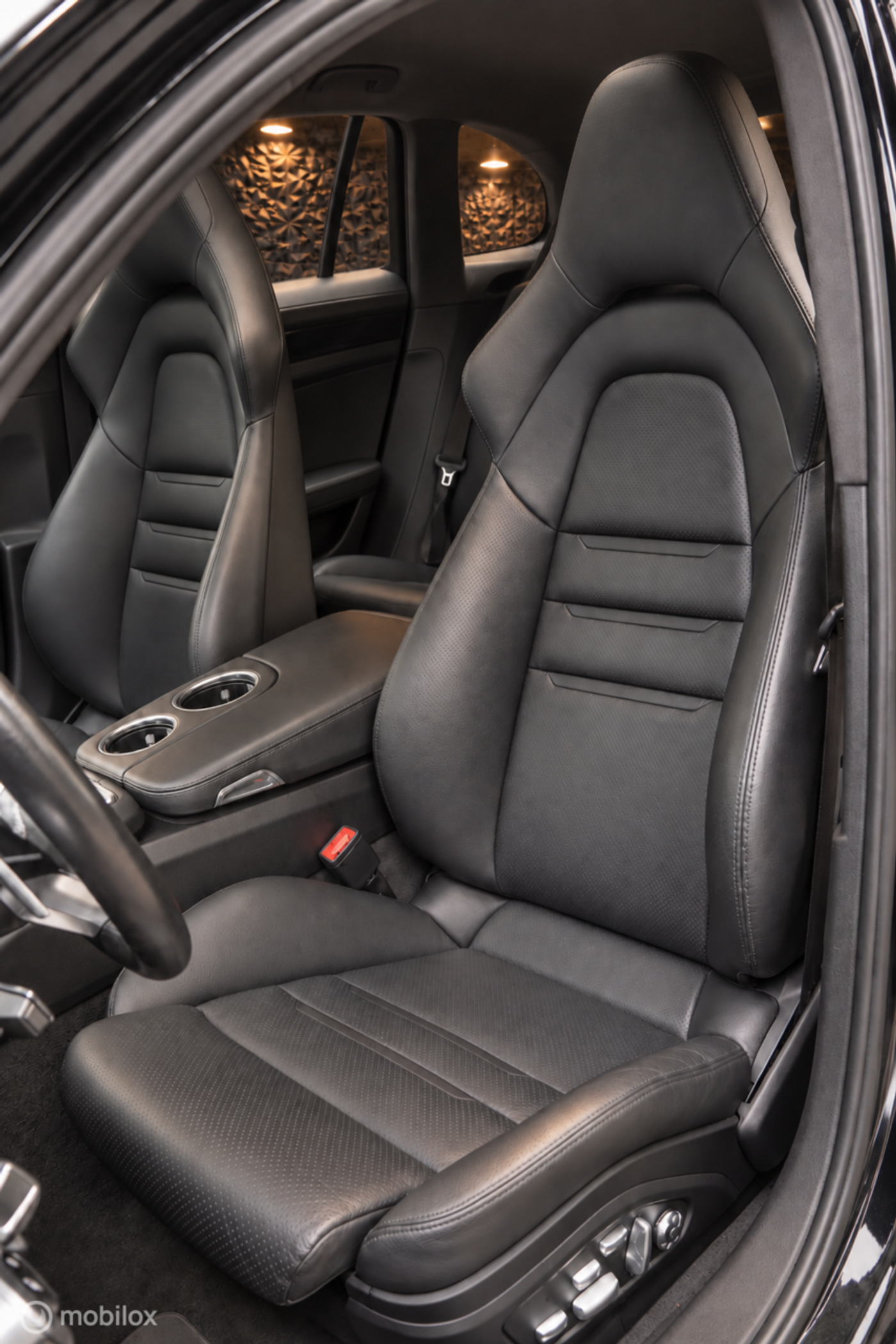 Foto van Porsche Panamera 4 E-hybrid