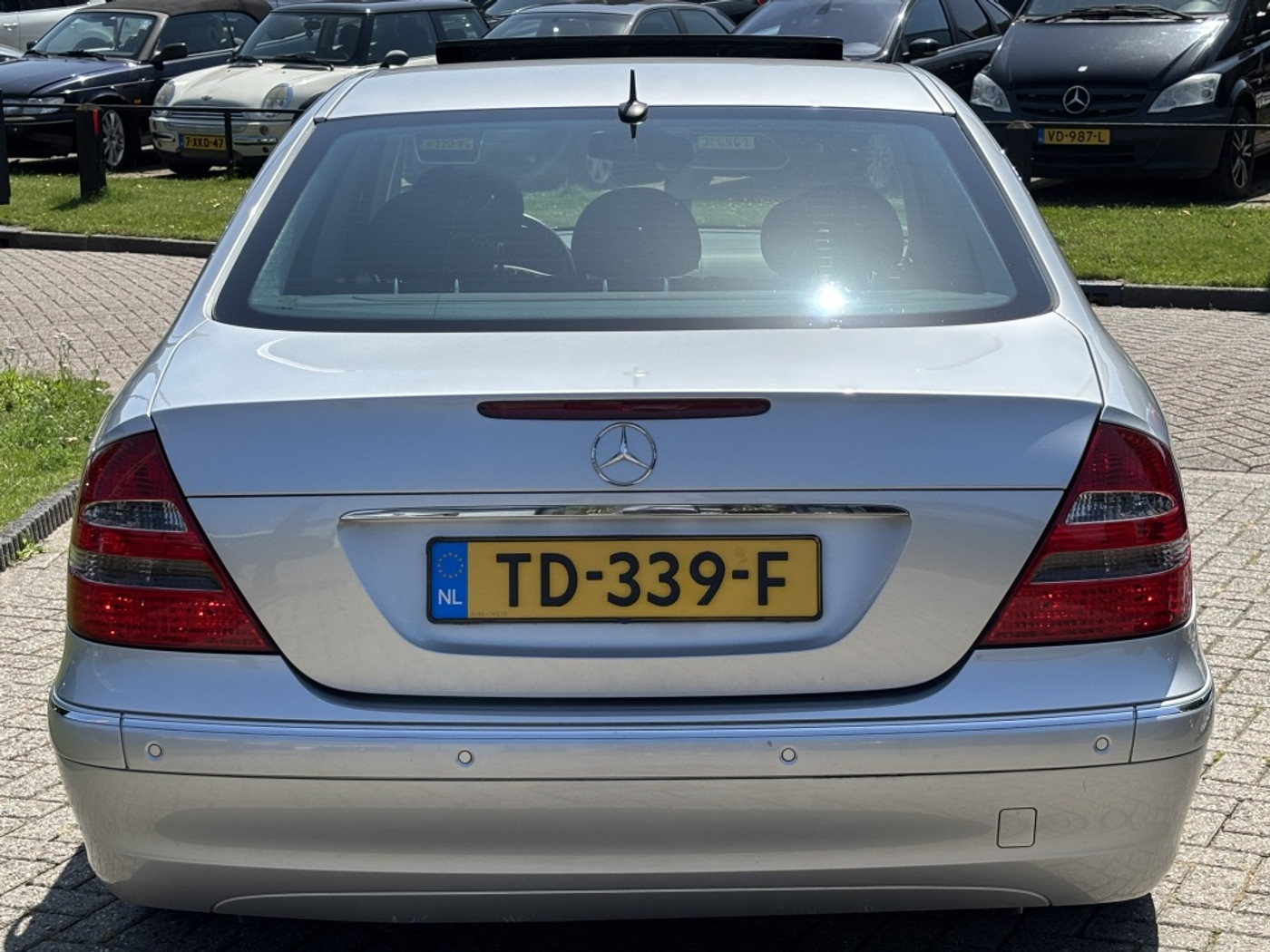 Foto van Mercedes-Benz E 240
