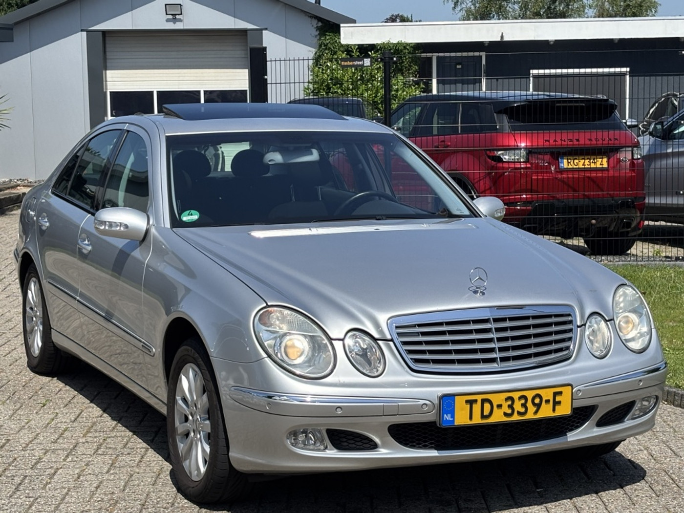 Foto van Mercedes-Benz E 240
