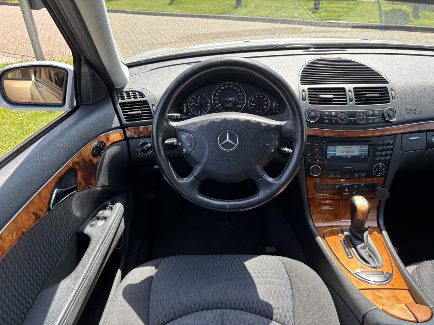 Foto van Mercedes-Benz E 240