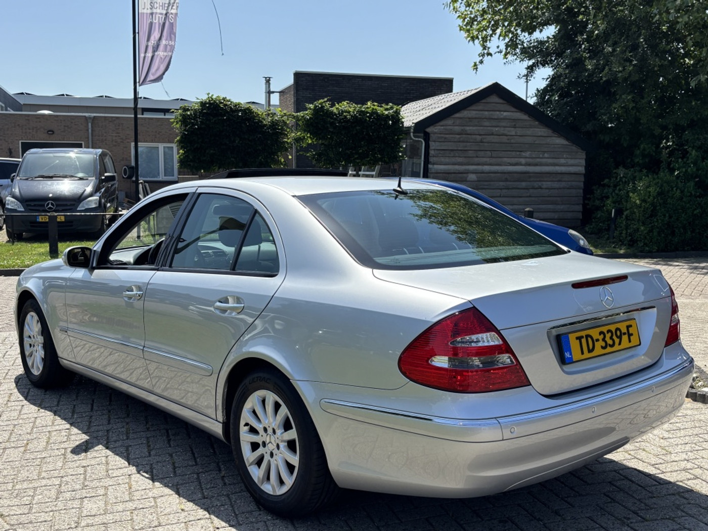 Foto van Mercedes-Benz E 240