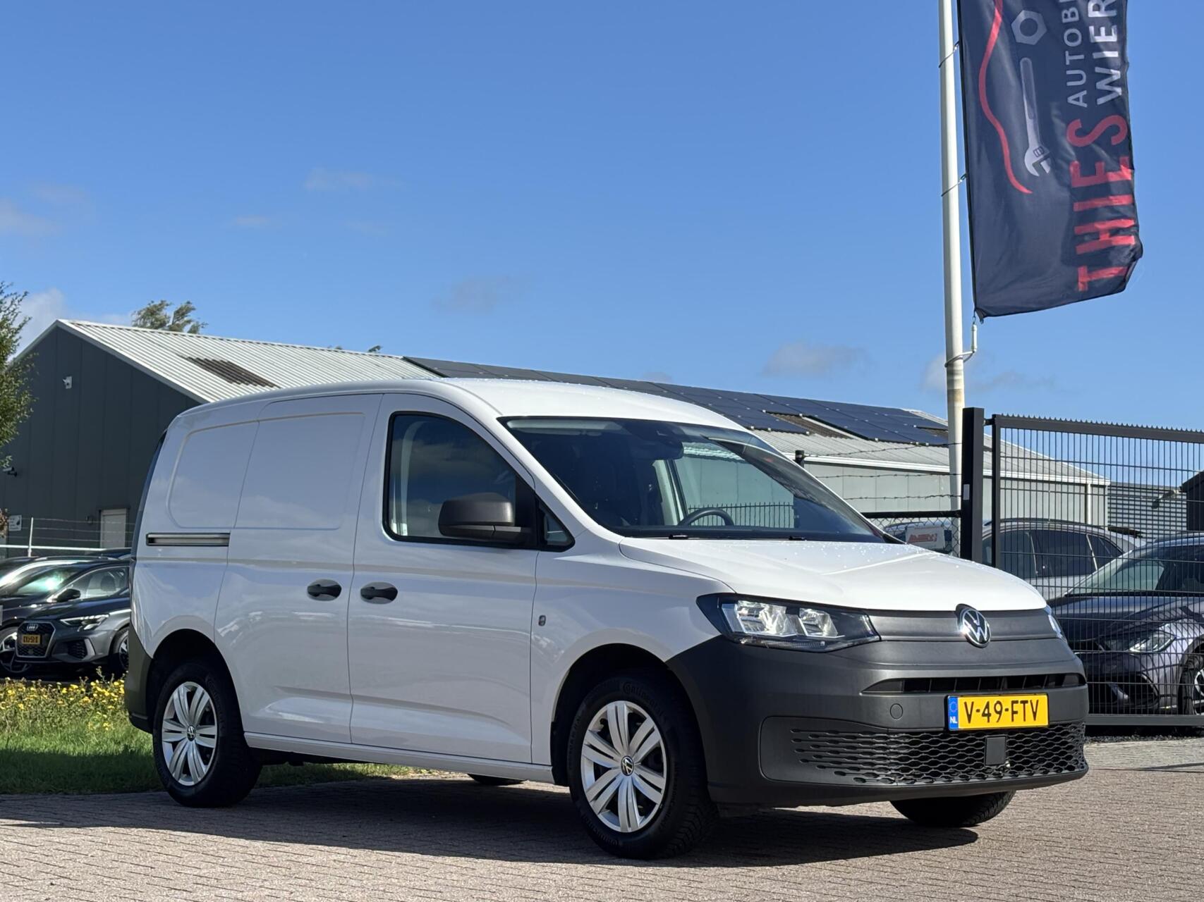 Volkswagen Caddy Modified Partition Wall 2.0 TDI Style trekhaak pdc cruise 2024 - voorkant