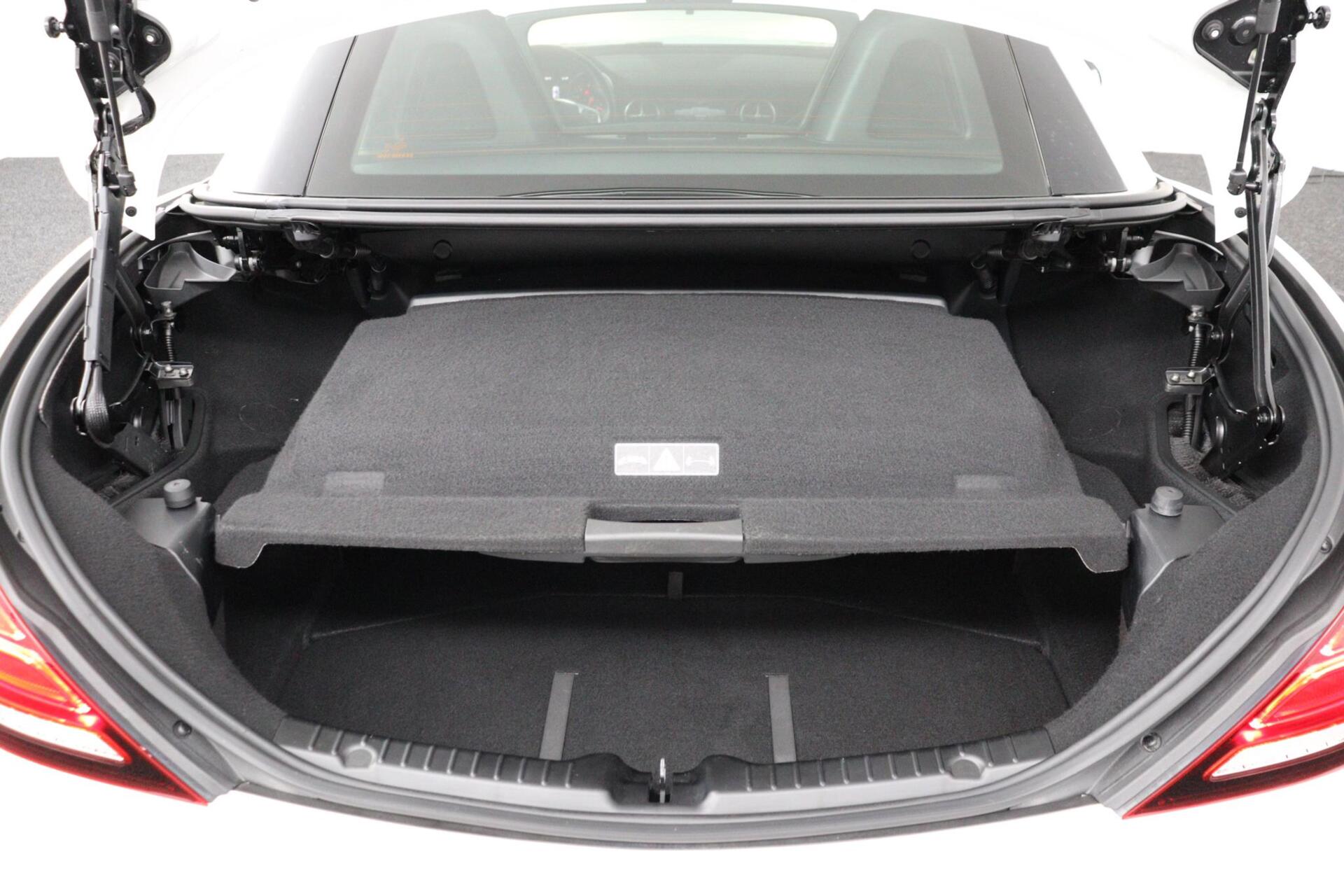 Foto van Mercedes-Benz SLC 180