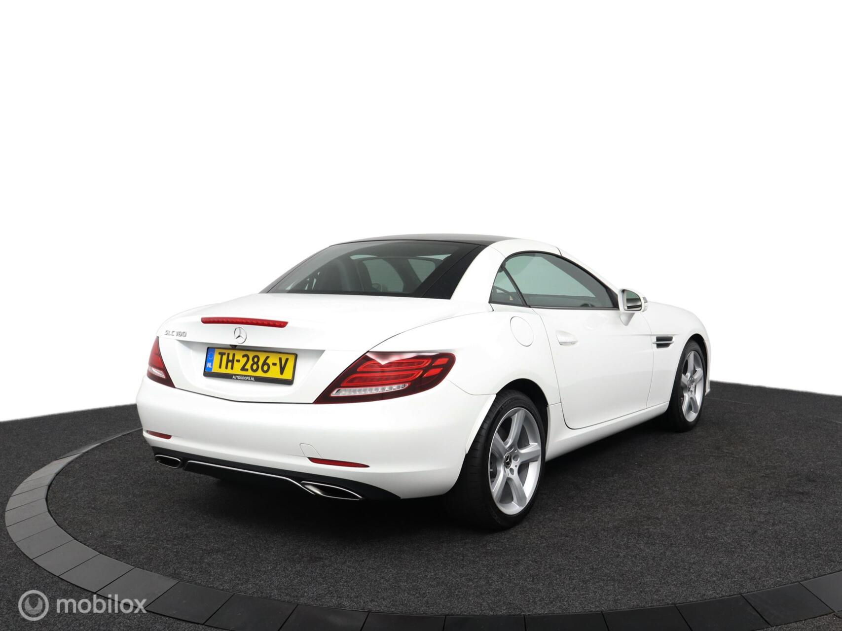 Foto van Mercedes-Benz SLC 180