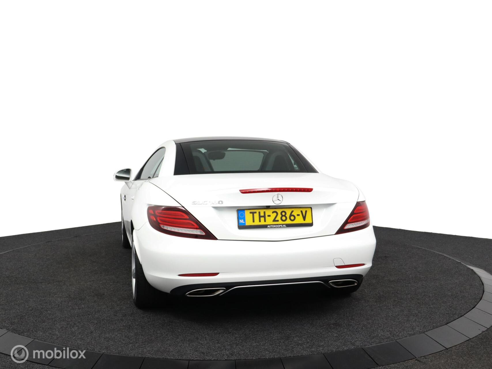 Foto van Mercedes-Benz SLC 180