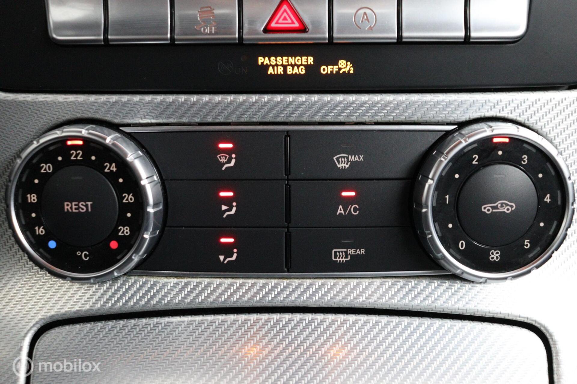 Foto van Mercedes-Benz SLC 180