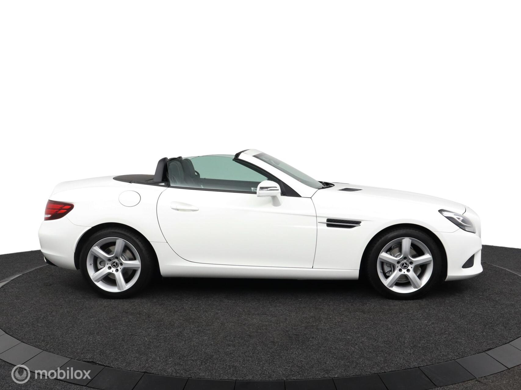 Foto van Mercedes-Benz SLC 180