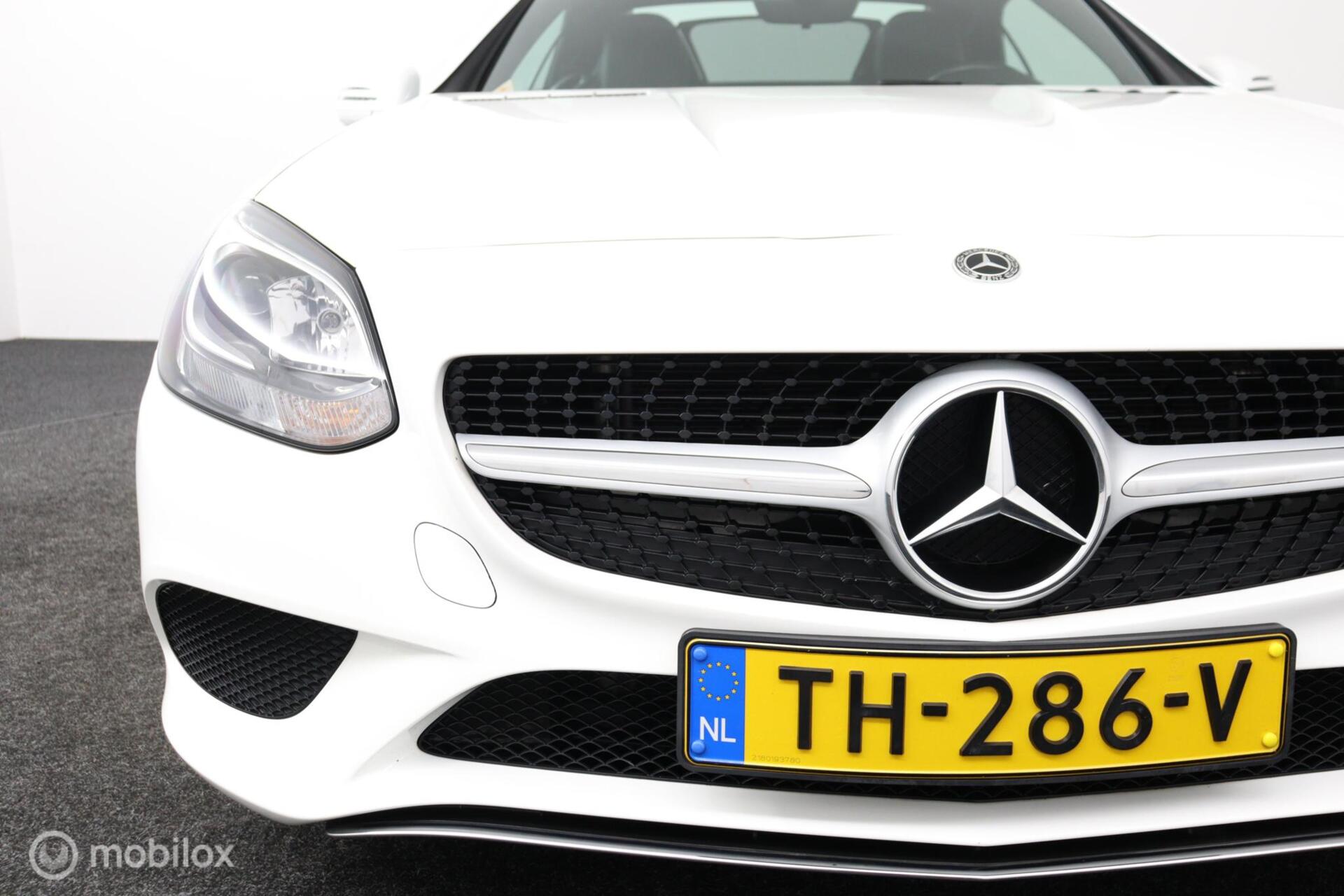 Foto van Mercedes-Benz SLC 180
