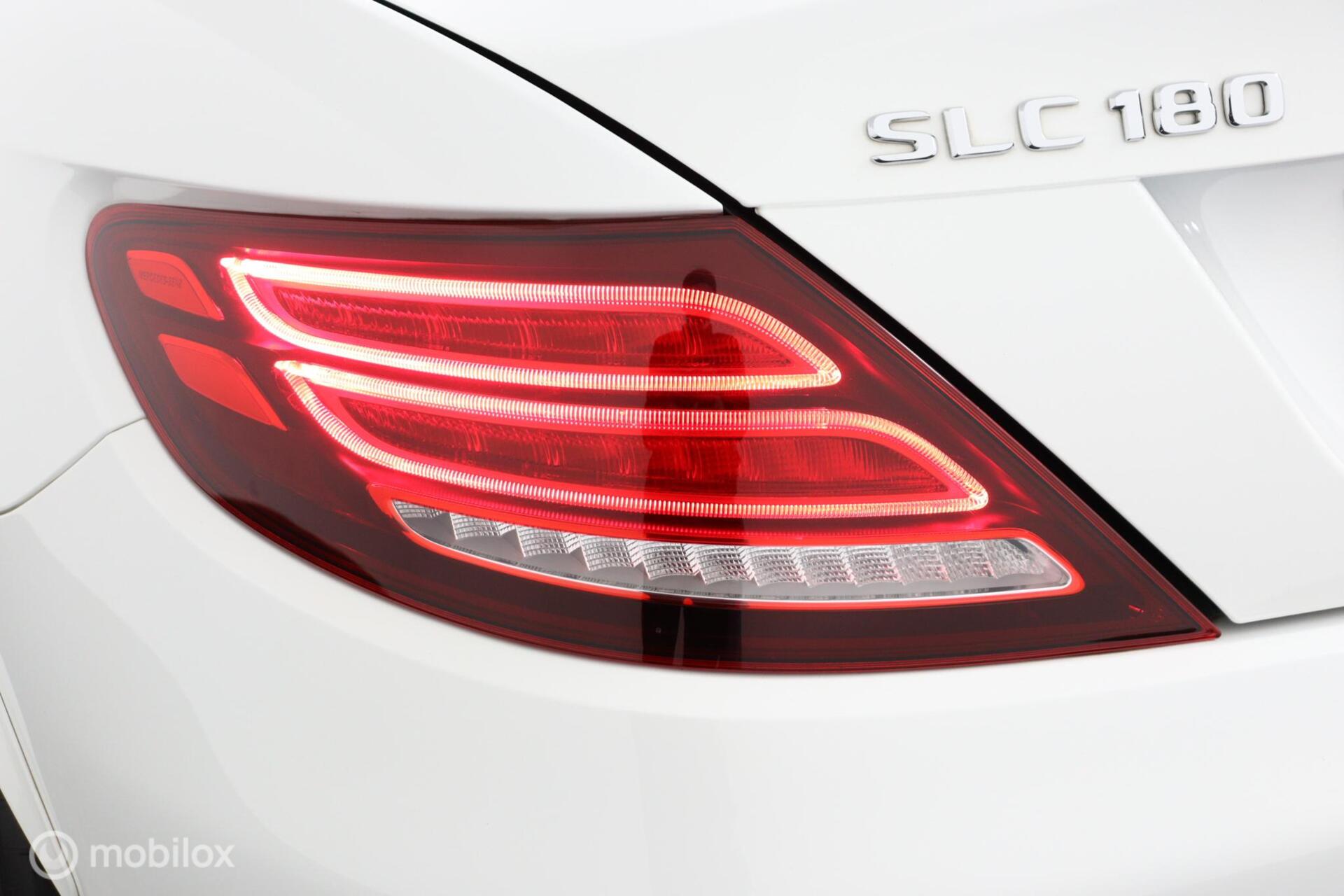 Foto van Mercedes-Benz SLC 180