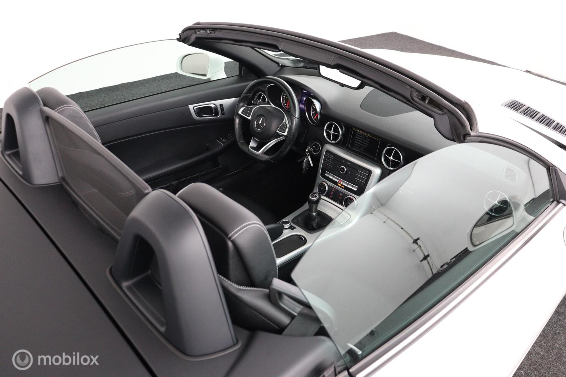 Foto van Mercedes-Benz SLC 180