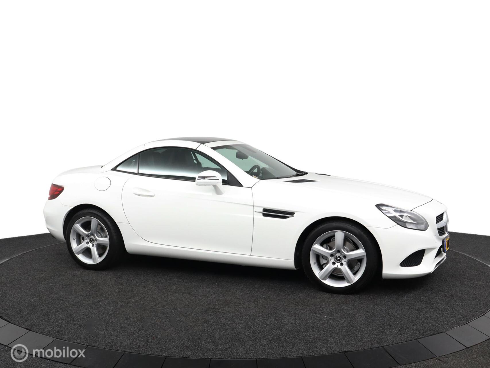 Foto van Mercedes-Benz SLC 180