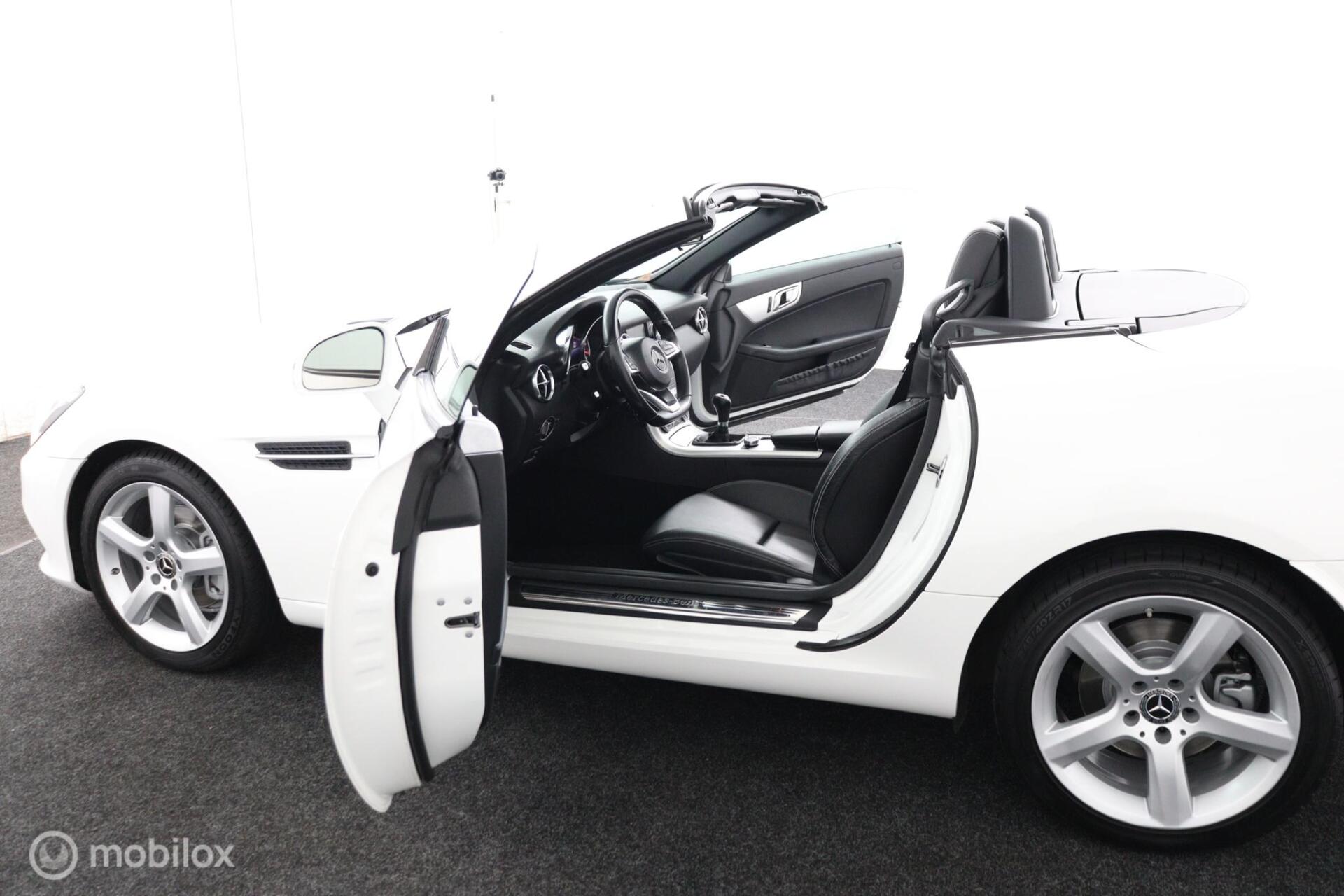 Foto van Mercedes-Benz SLC 180