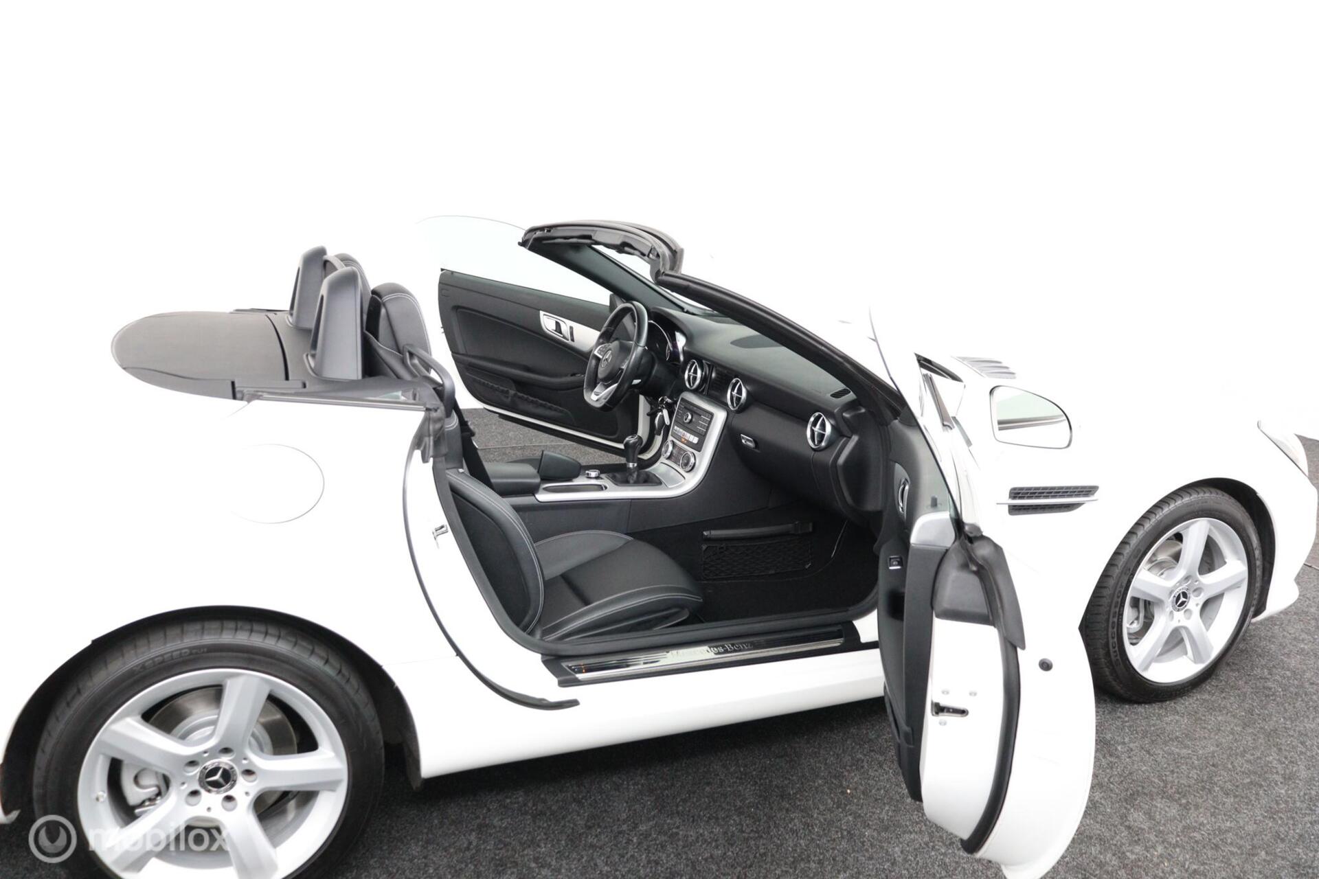Foto van Mercedes-Benz SLC 180