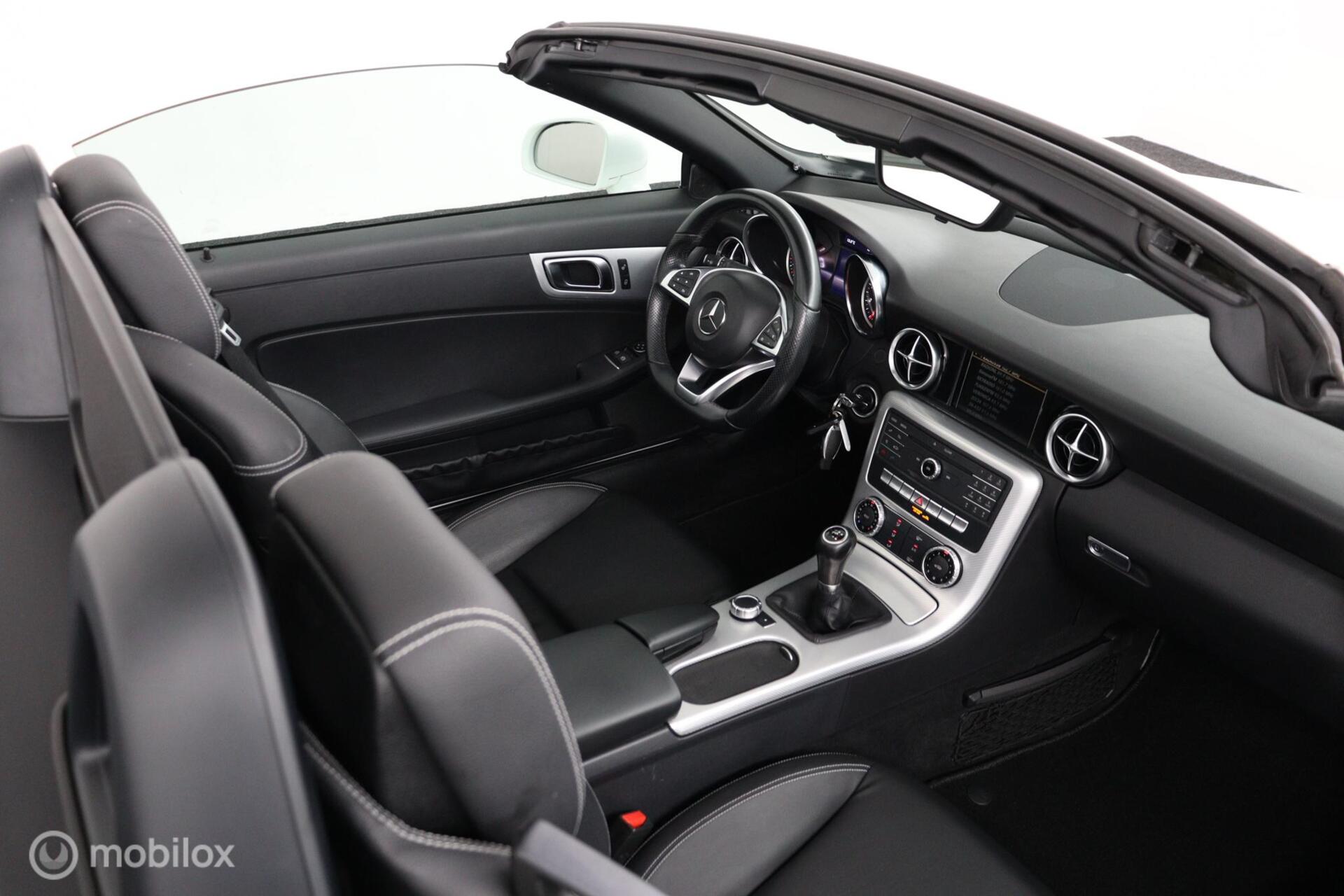 Foto van Mercedes-Benz SLC 180