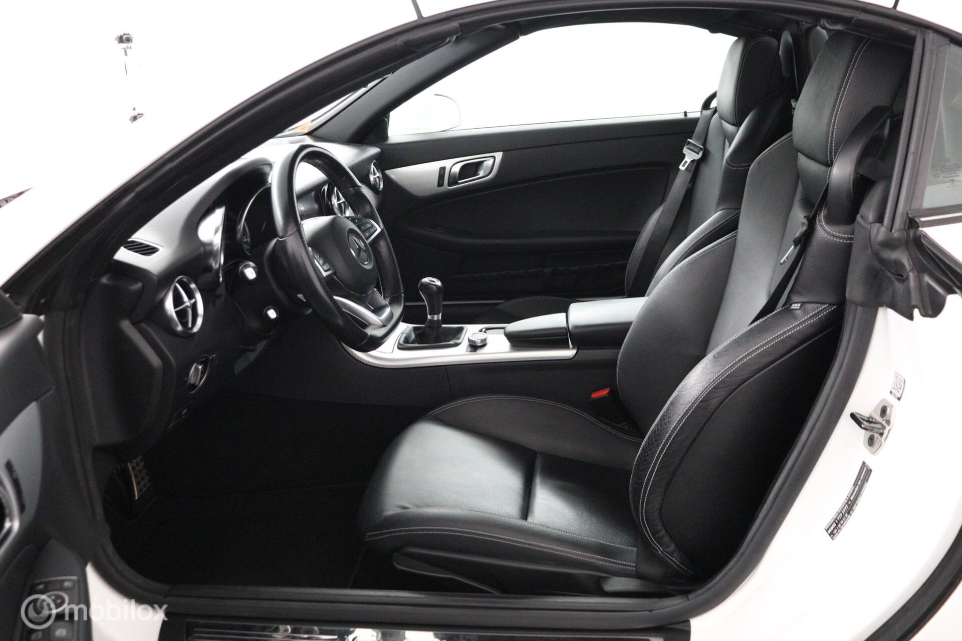 Foto van Mercedes-Benz SLC 180