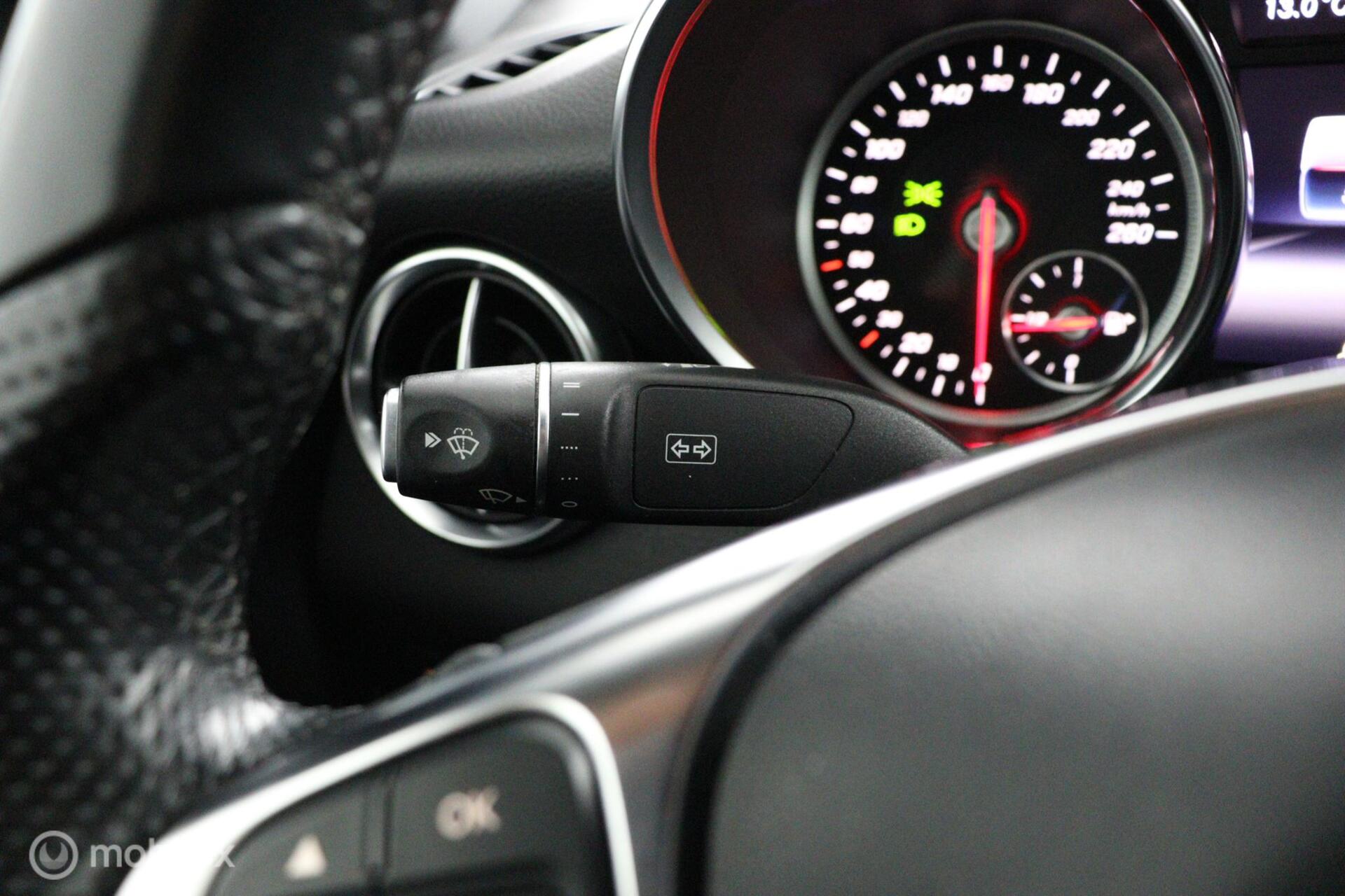 Foto van Mercedes-Benz SLC 180