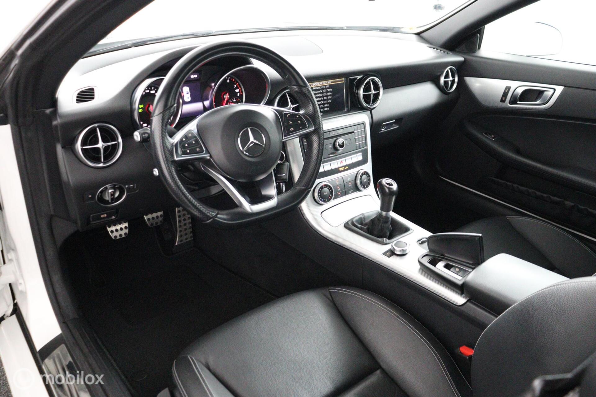 Foto van Mercedes-Benz SLC 180