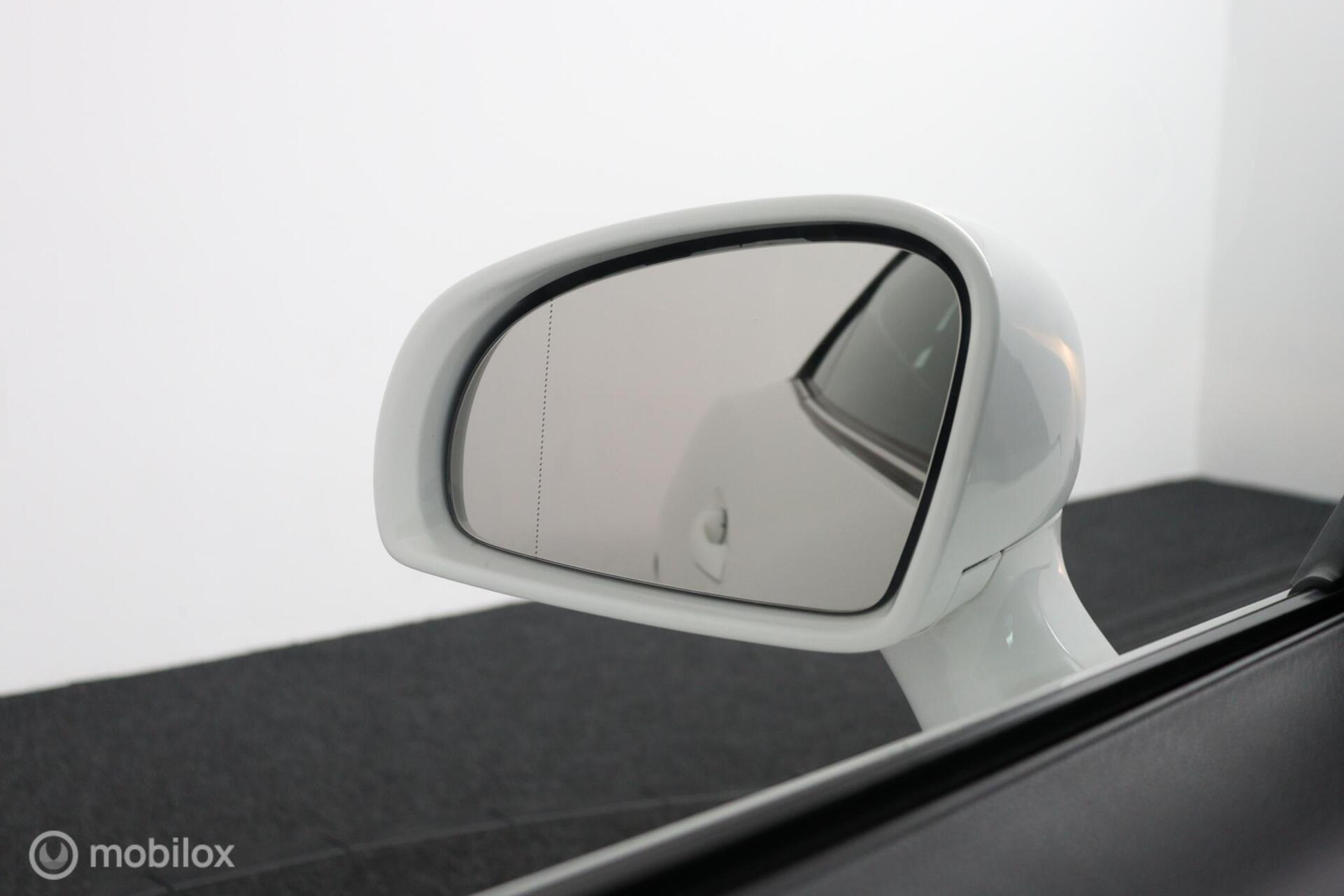 Foto van Mercedes-Benz SLC 180