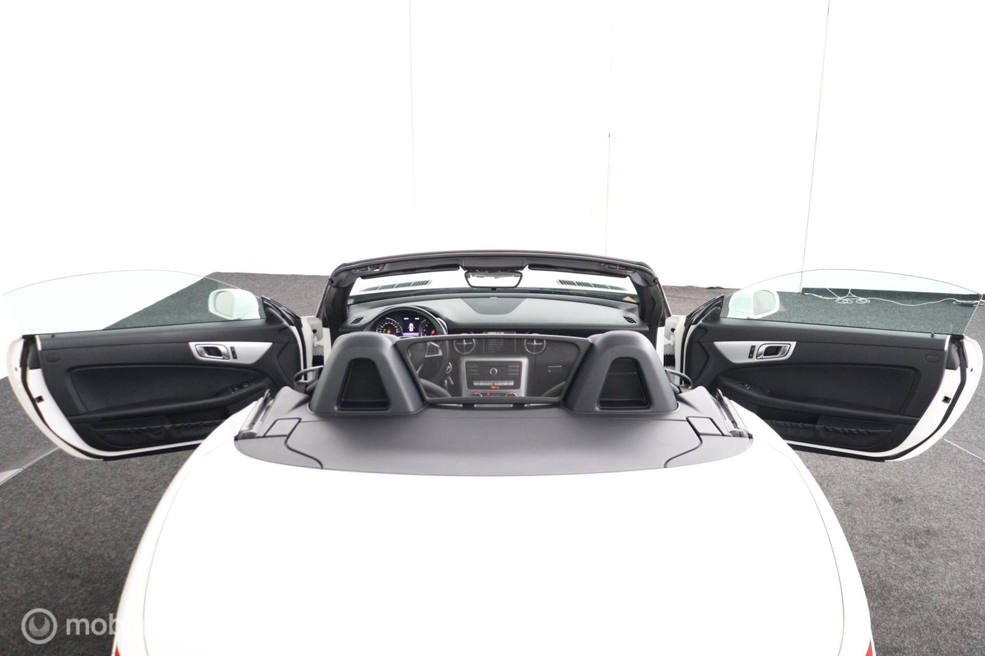 Foto van Mercedes-Benz SLC 180