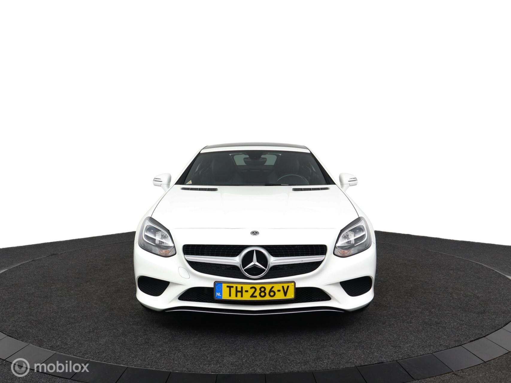 Foto van Mercedes-Benz SLC 180