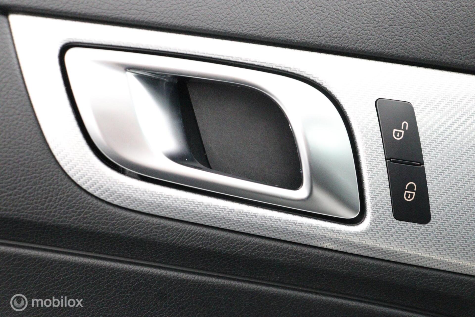 Foto van Mercedes-Benz SLC 180