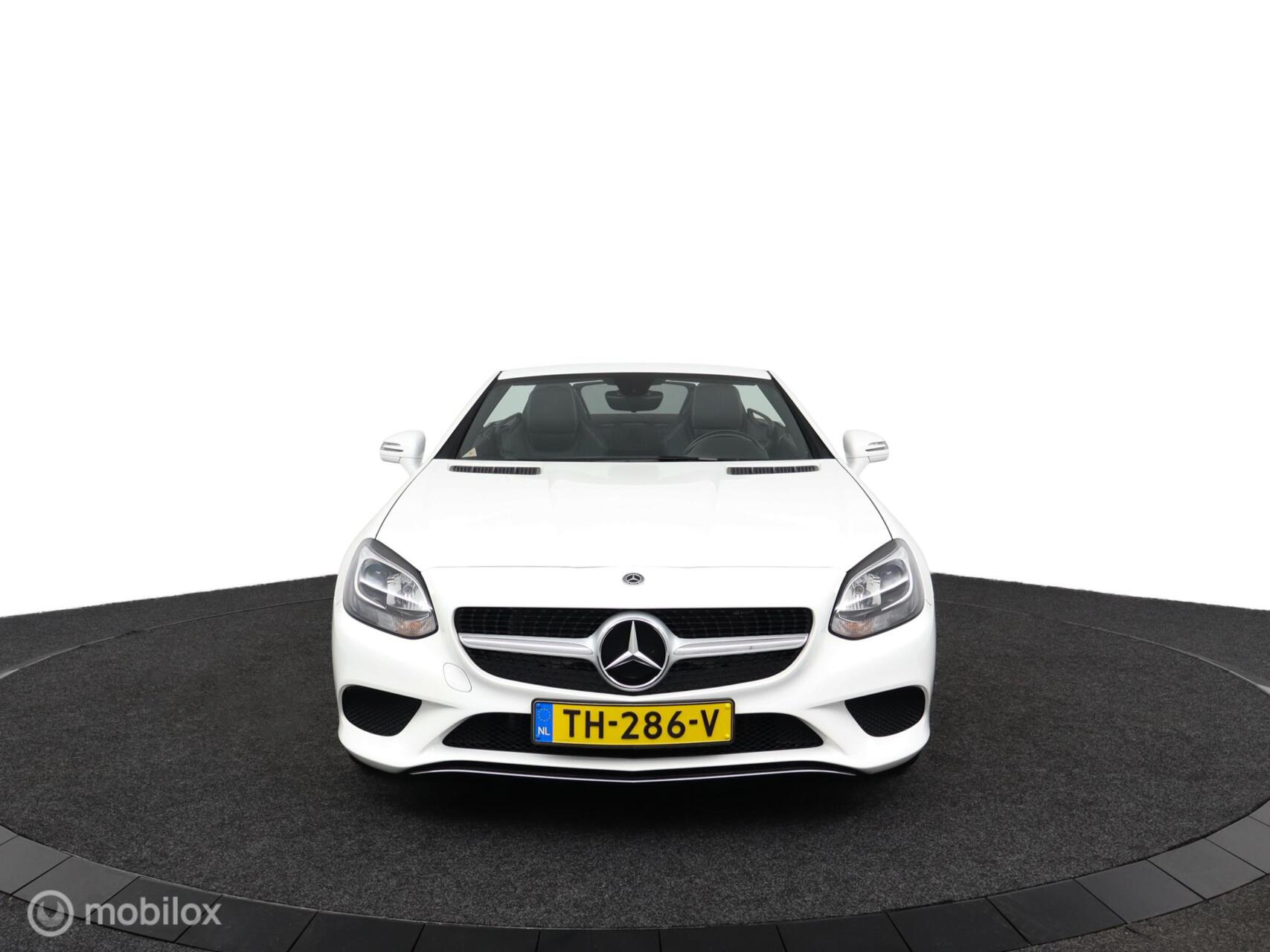 Foto van Mercedes-Benz SLC 180