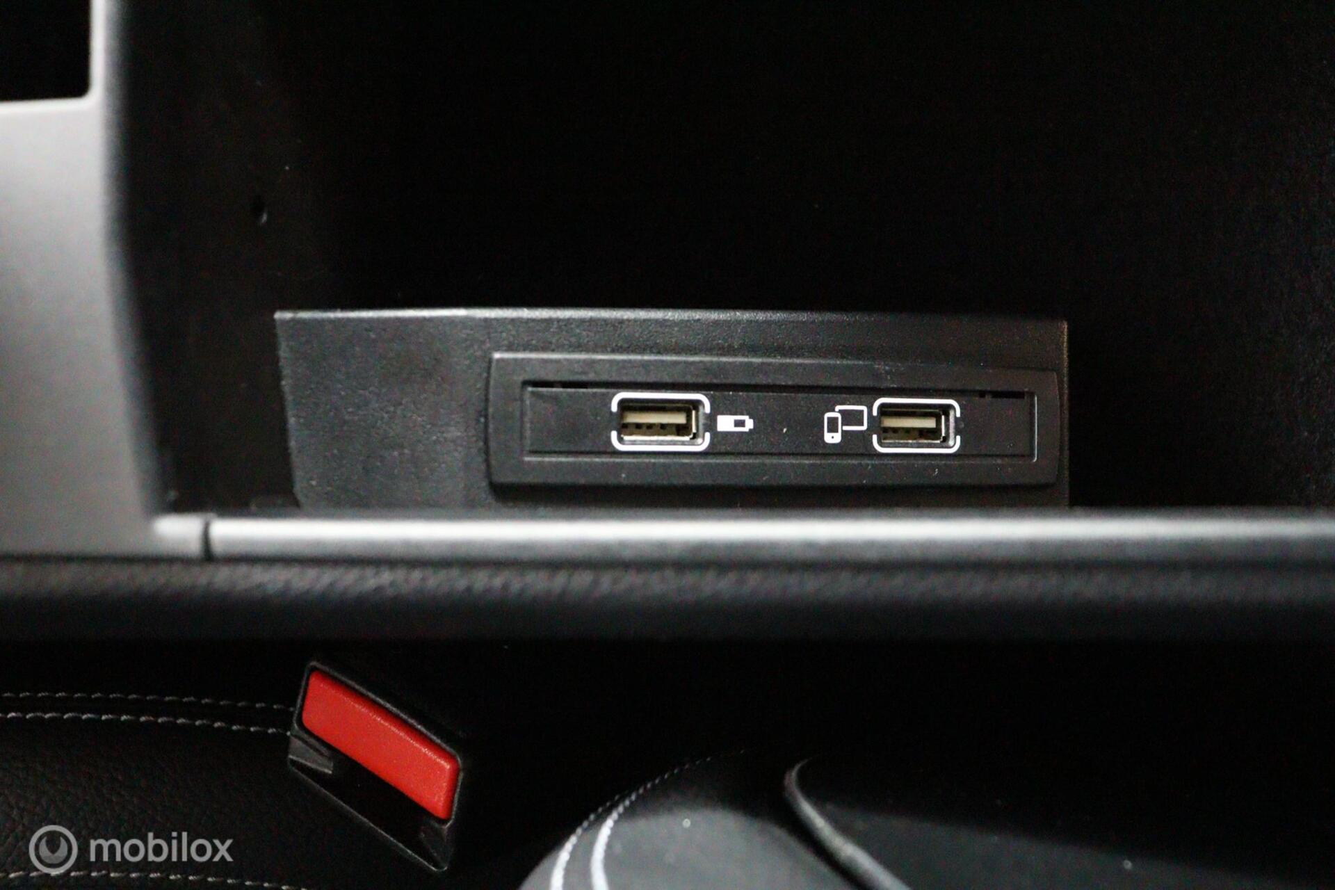 Foto van Mercedes-Benz SLC 180