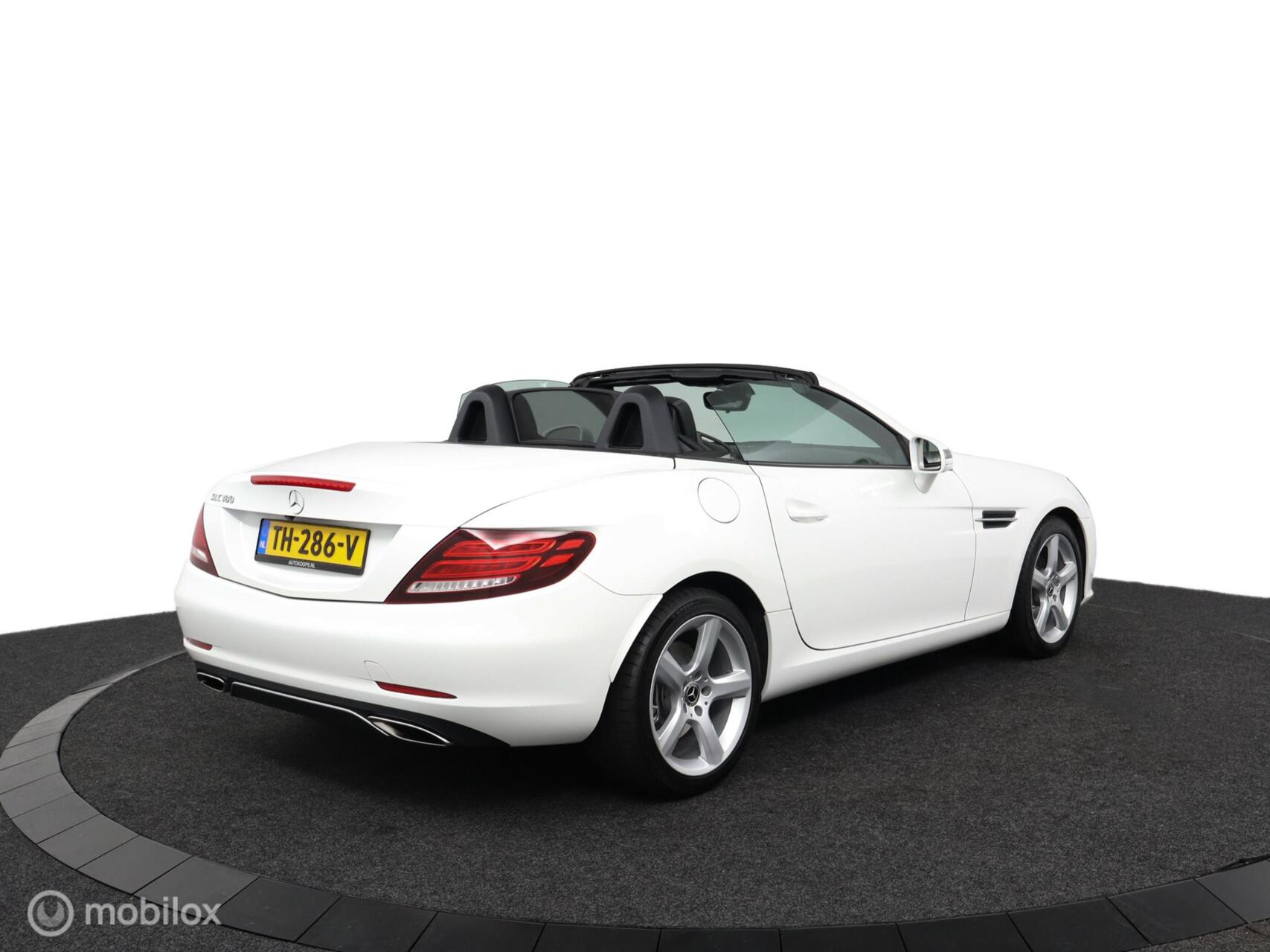 Foto van Mercedes-Benz SLC 180