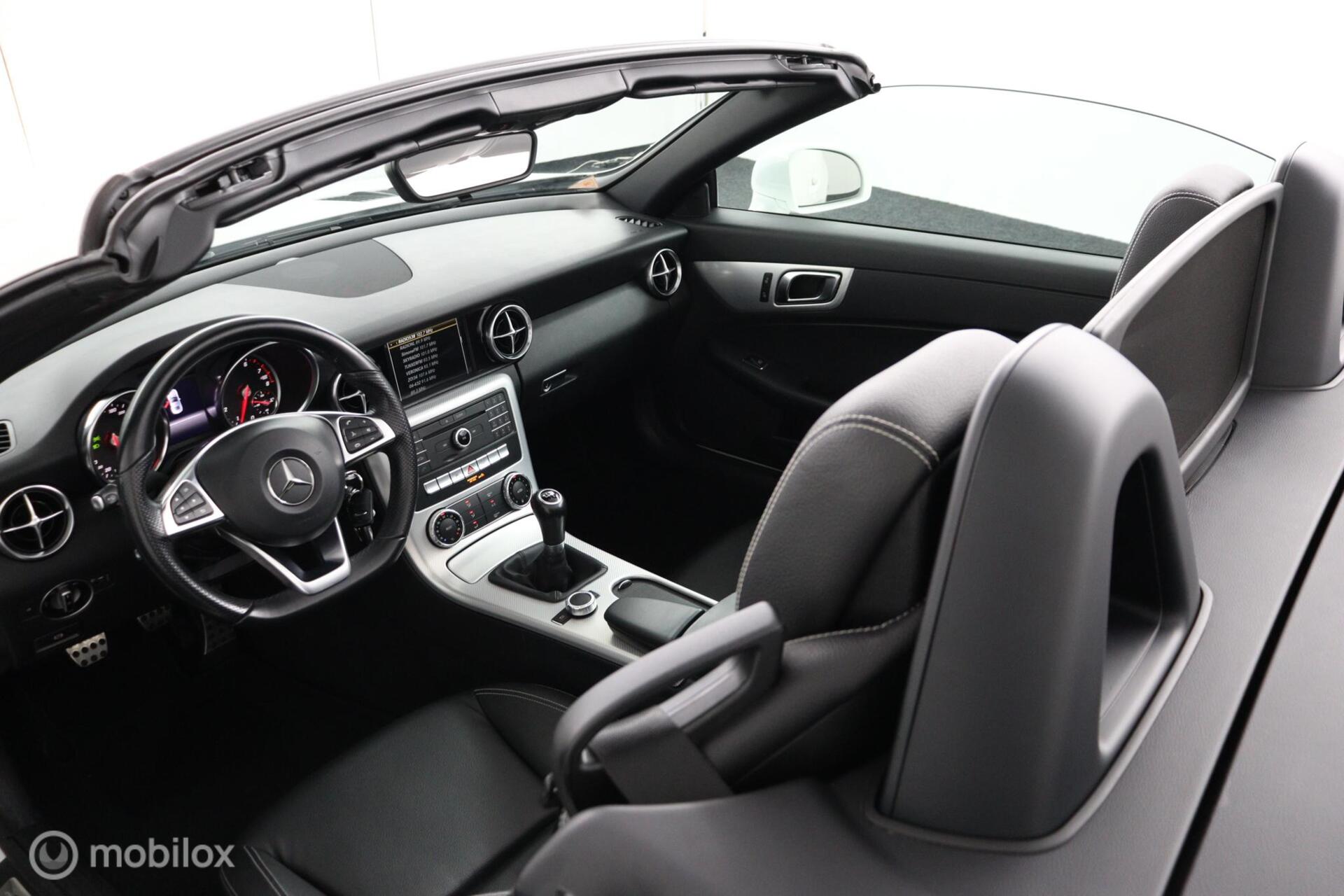 Foto van Mercedes-Benz SLC 180