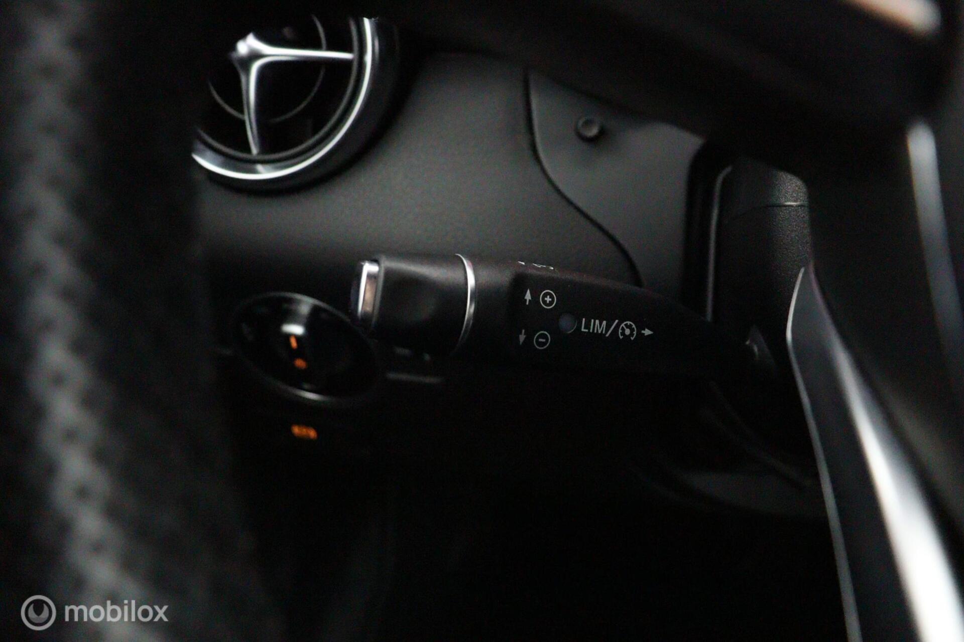 Foto van Mercedes-Benz SLC 180