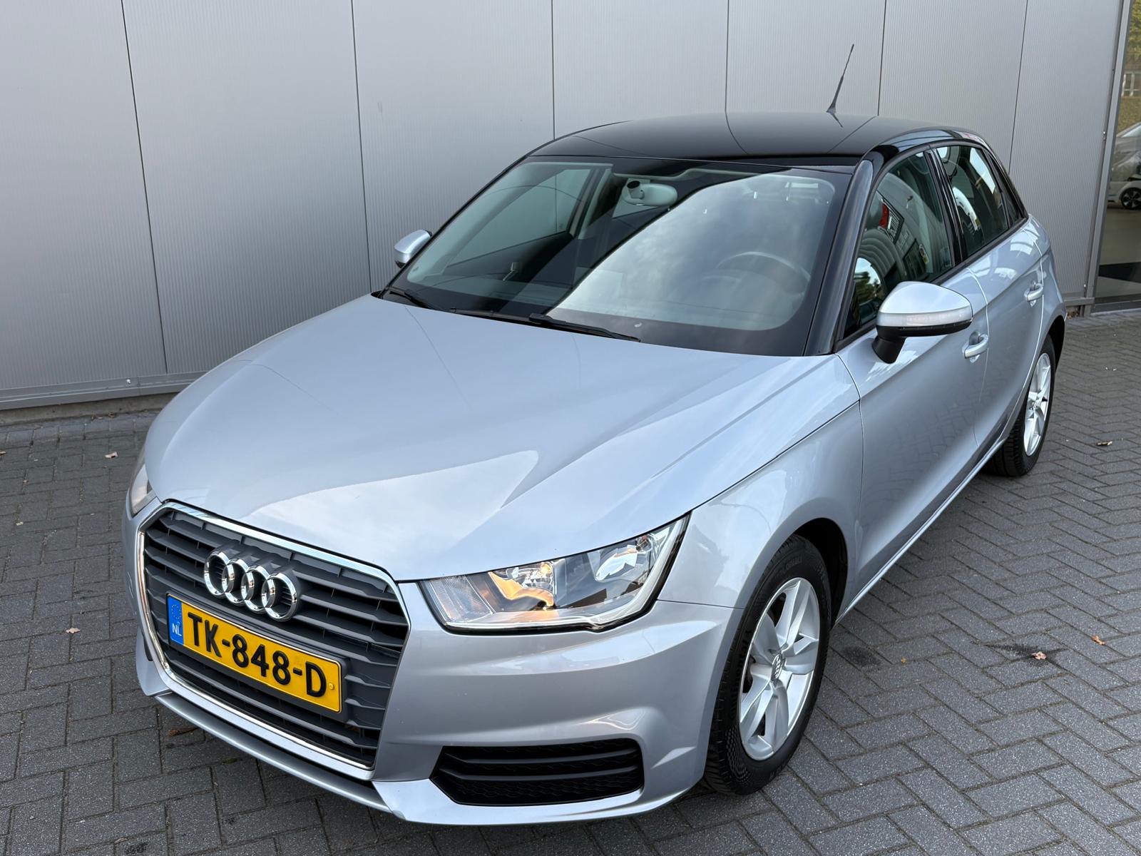 Audi A1 Sportback 95PK TFSI Pro Line Bi-Tone/Navigatie/Bluetooth/Cruise-control 2018 - voorkant