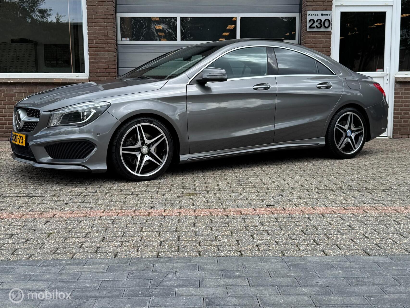 Mercedes-Benz Cla 250 250 AMG AUT LEDER/PANO/NAVI/PDC 2013 - voorkant