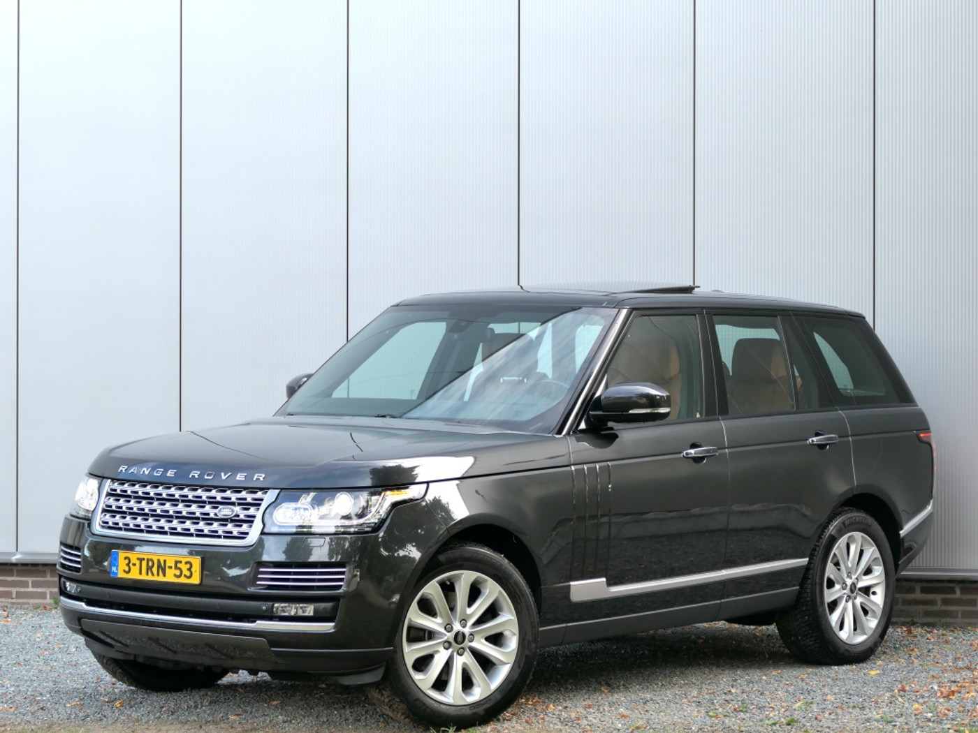 Land Rover Range Rover 3.0 TDV6 Autobiography Panoramadak / Massage stoelen / Parkeer camera 2014 - voorkant