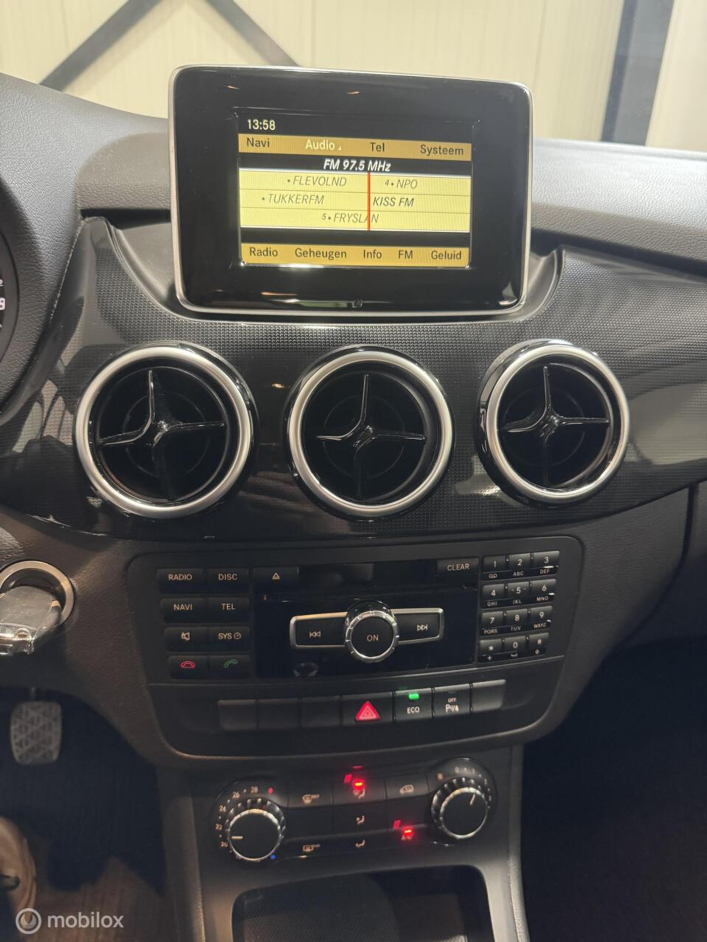 Foto van Mercedes-Benz B 180