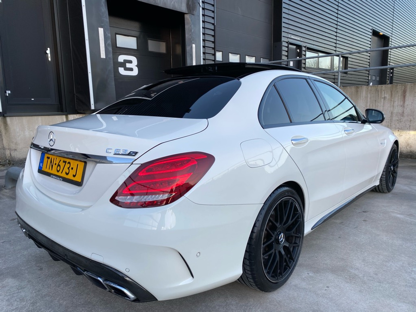 Foto van Mercedes-Benz AMG C 63