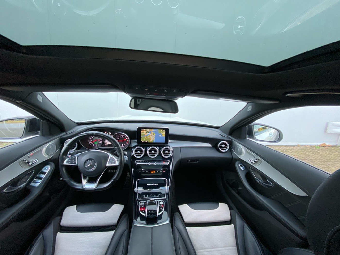 Foto van Mercedes-Benz AMG C 63