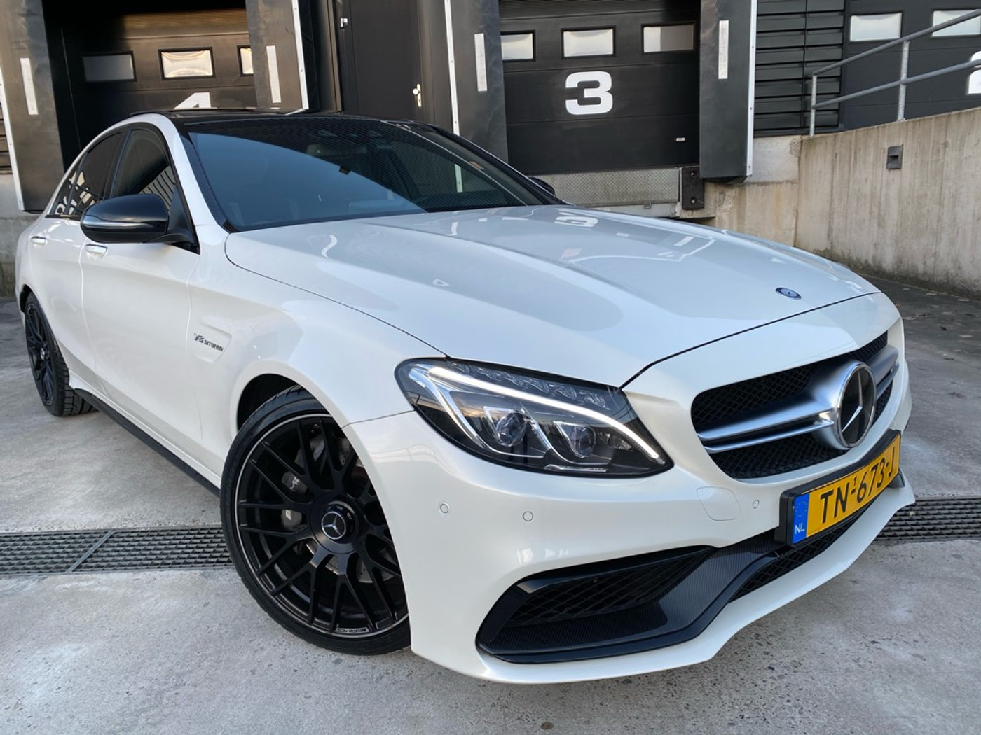 Foto van Mercedes-Benz AMG C 63