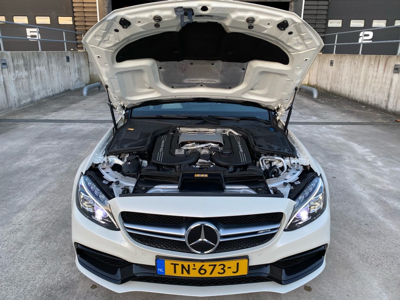 Foto van Mercedes-Benz AMG C 63