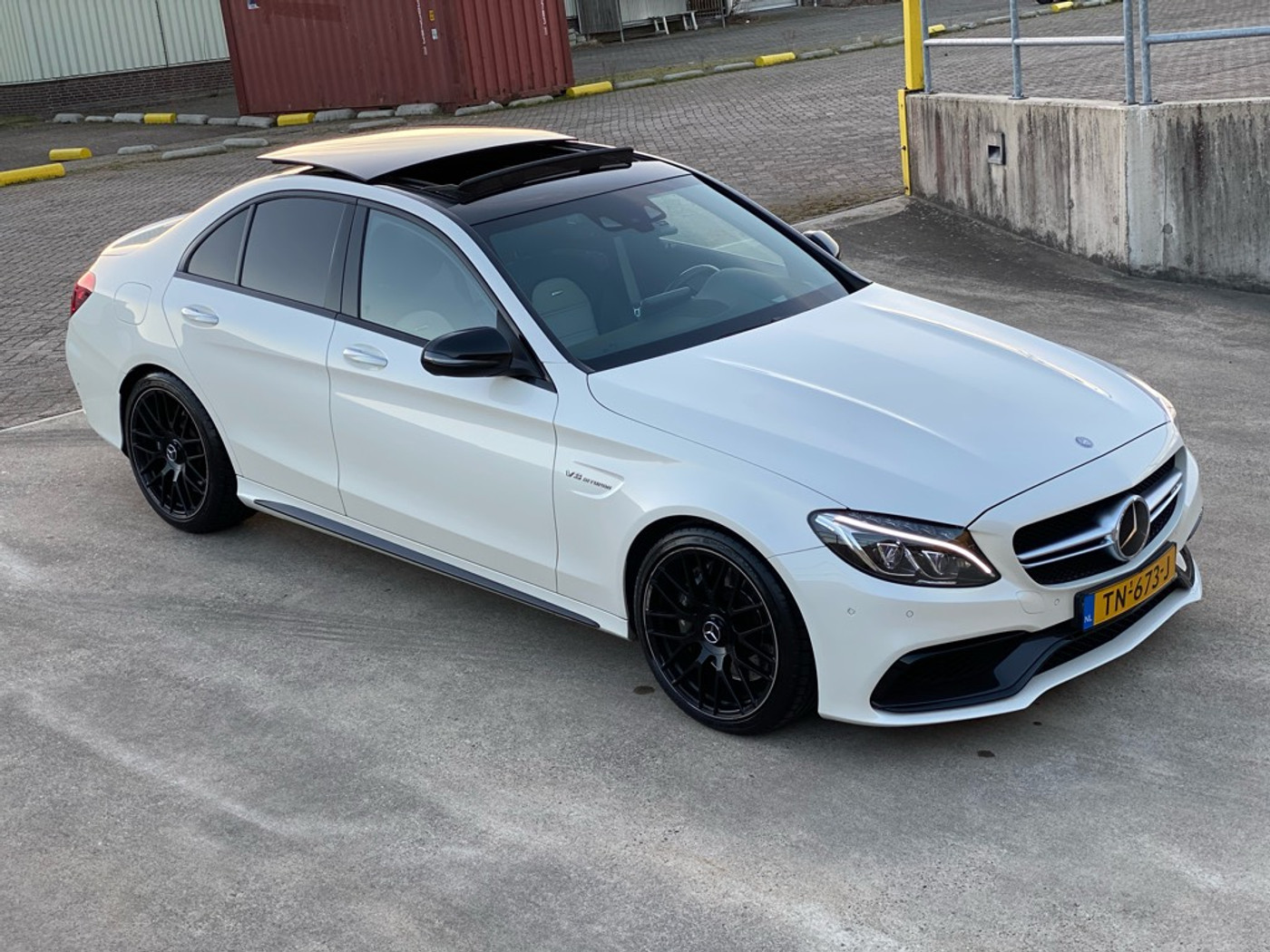 Foto van Mercedes-Benz AMG C 63