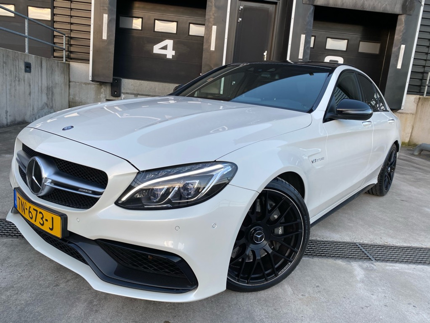 Foto van Mercedes-Benz AMG C 63