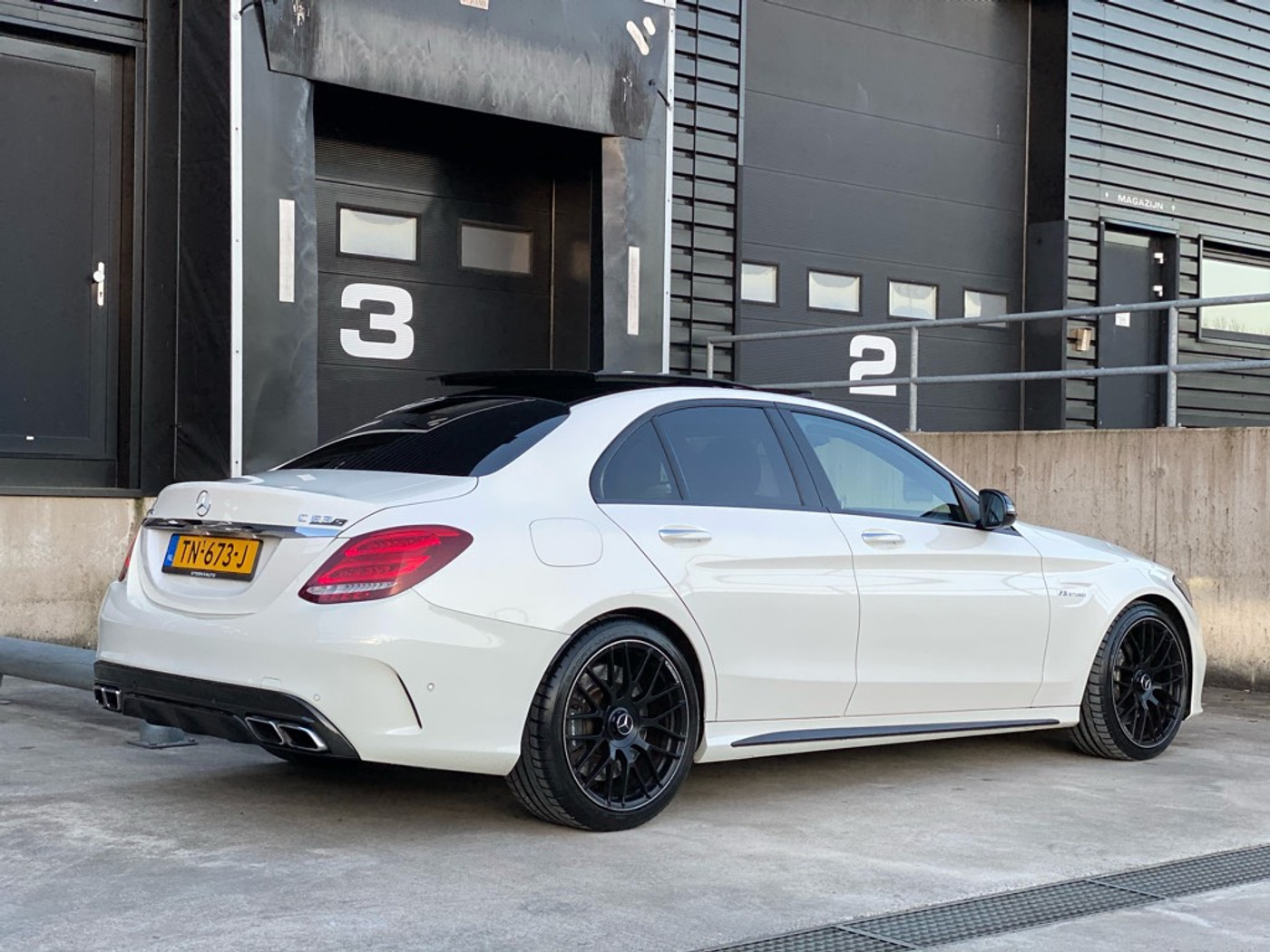 Foto van Mercedes-Benz AMG C 63