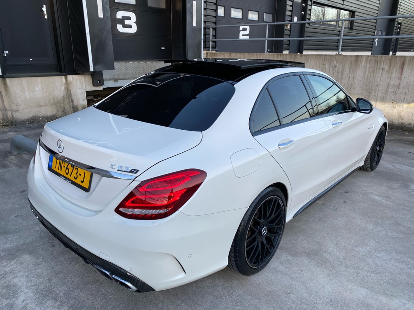 Foto van Mercedes-Benz AMG C 63