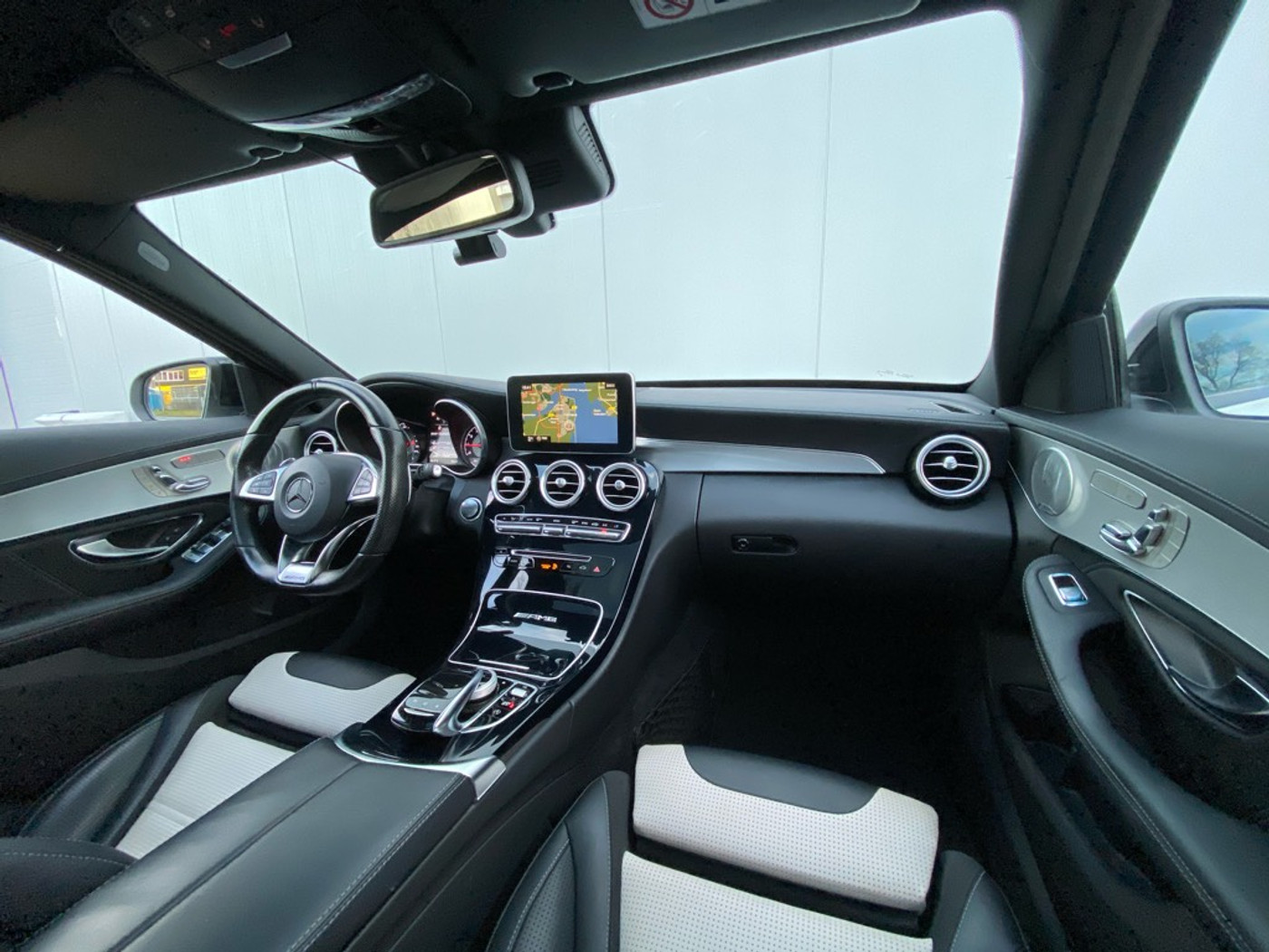 Foto van Mercedes-Benz AMG C 63