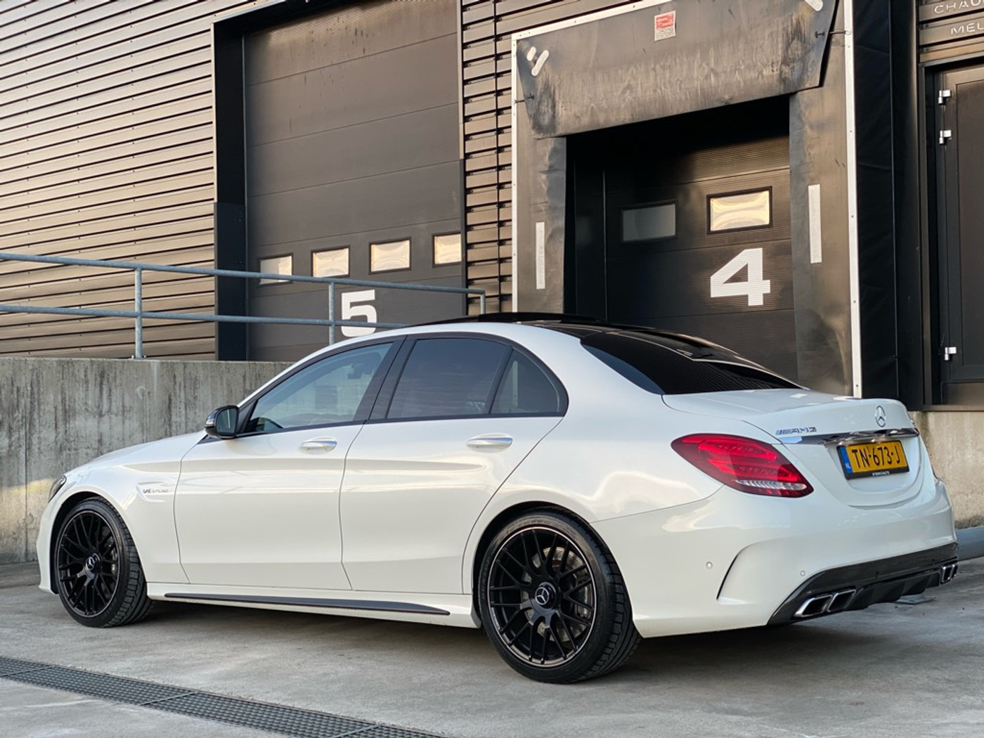 Foto van Mercedes-Benz AMG C 63