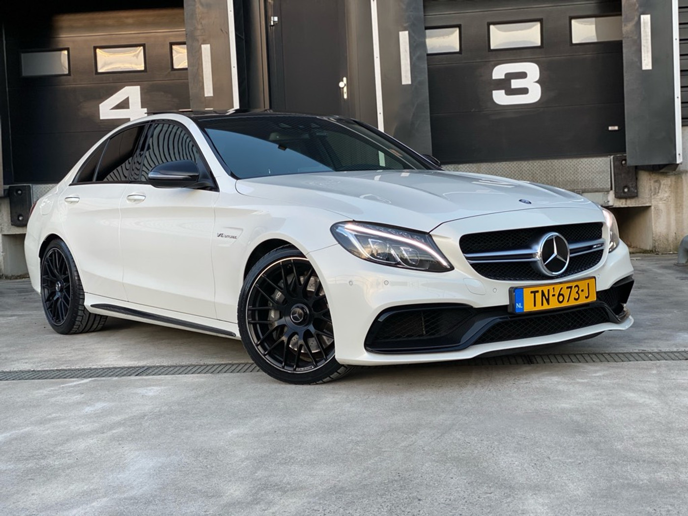 Foto van Mercedes-Benz AMG C 63
