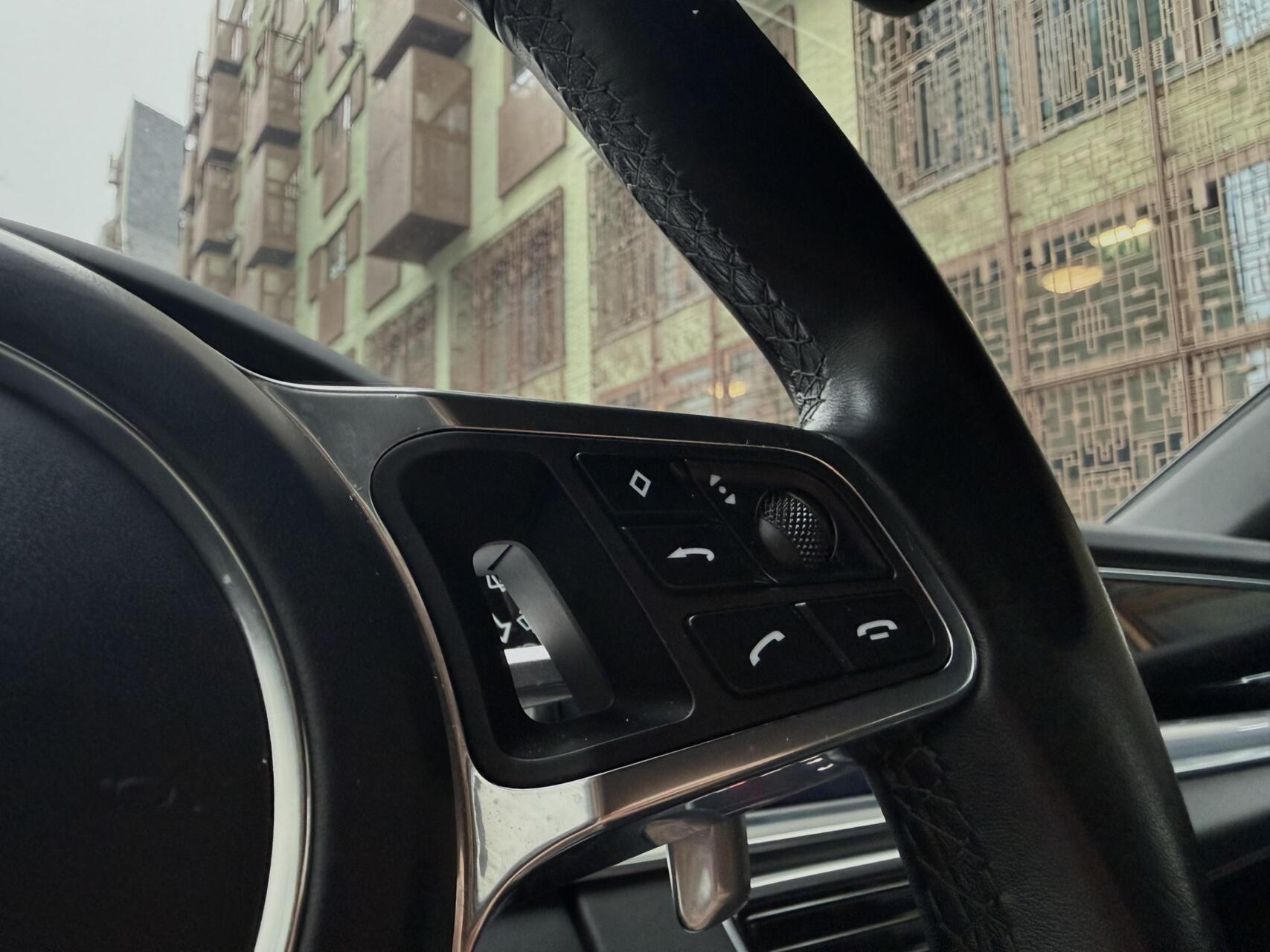 Foto van Porsche Panamera 4
